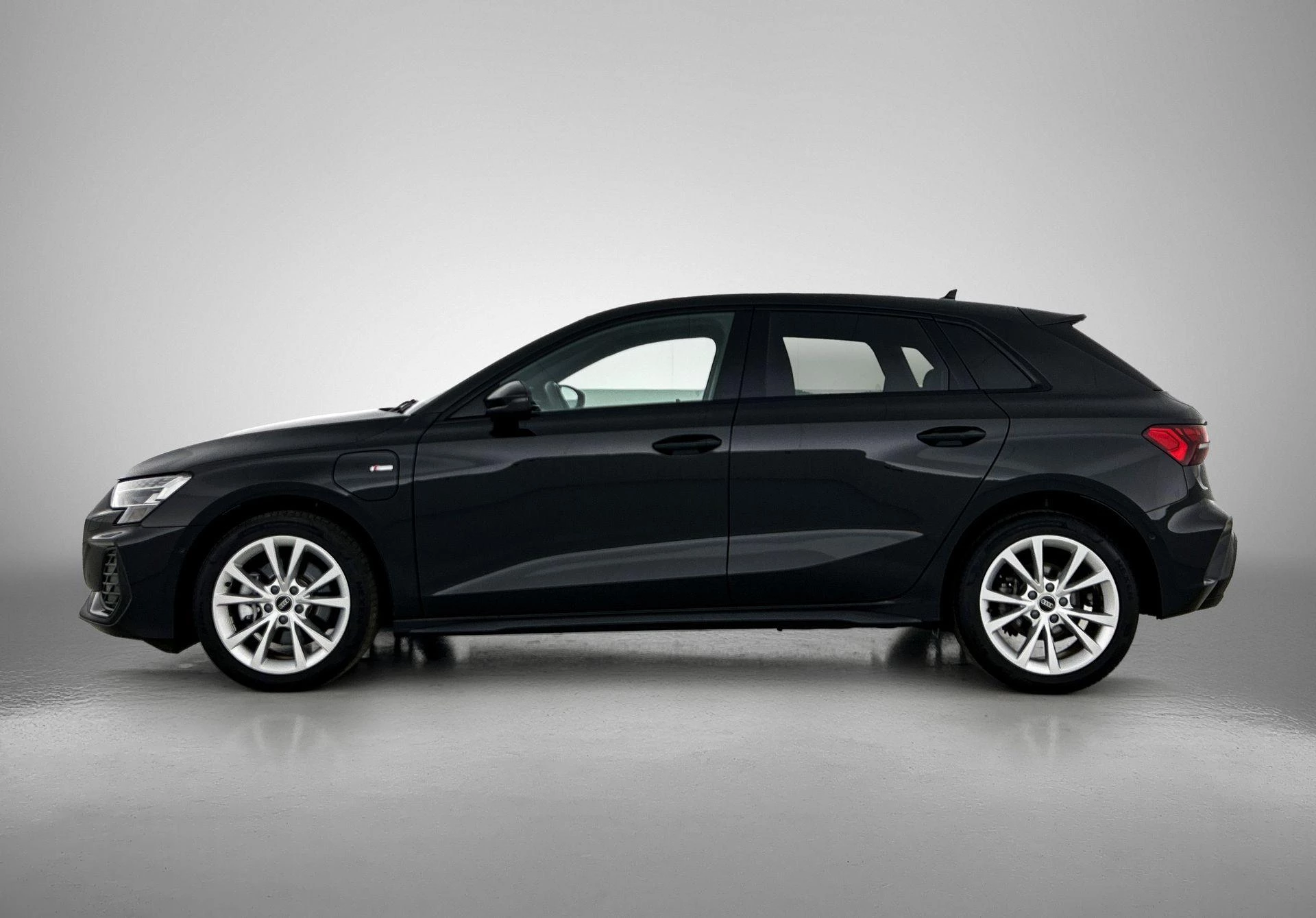 Audi A3 met kenteken 03100 – autofoto 4