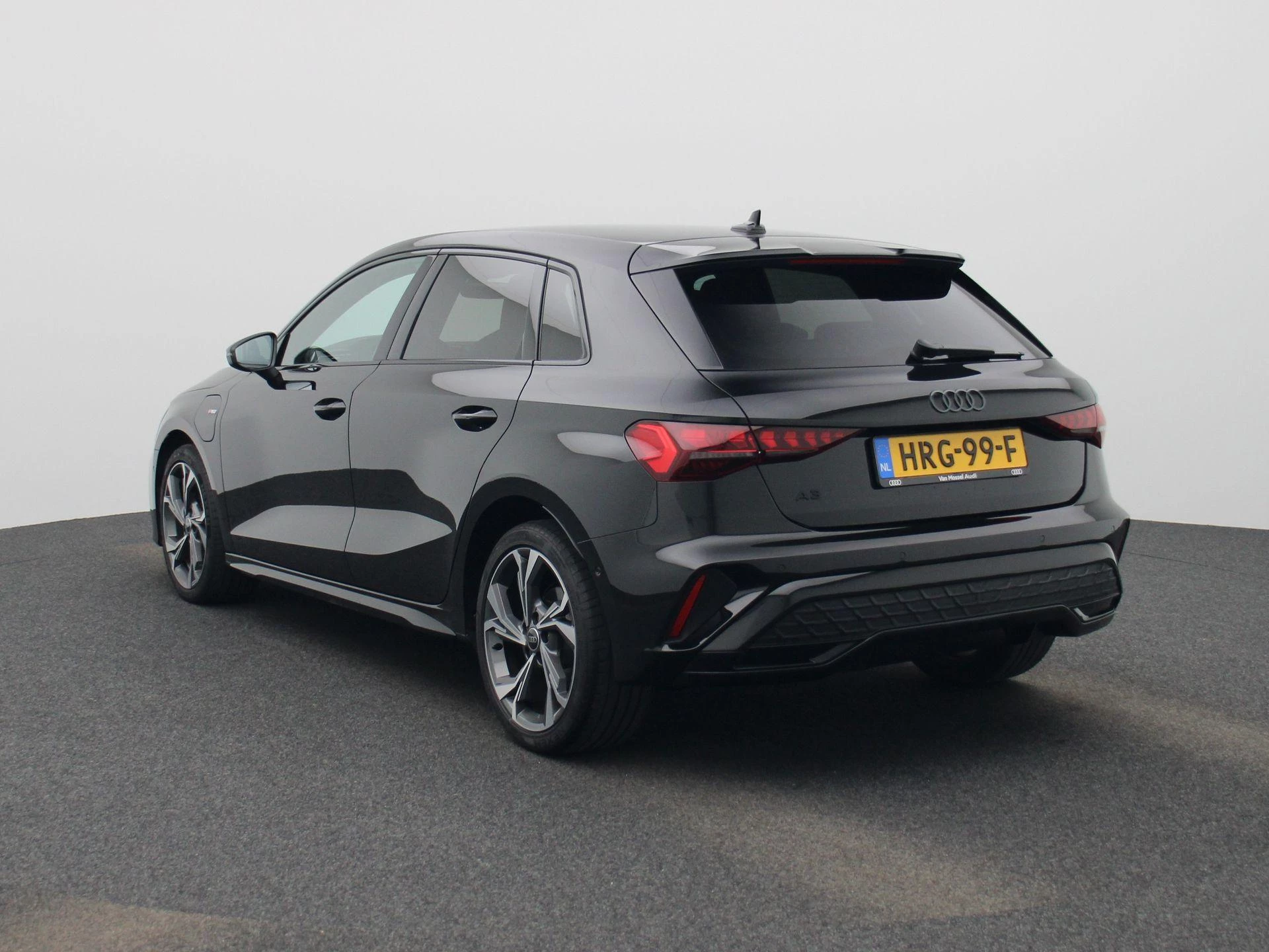 Audi A3 met kenteken 03100 – autofoto 4