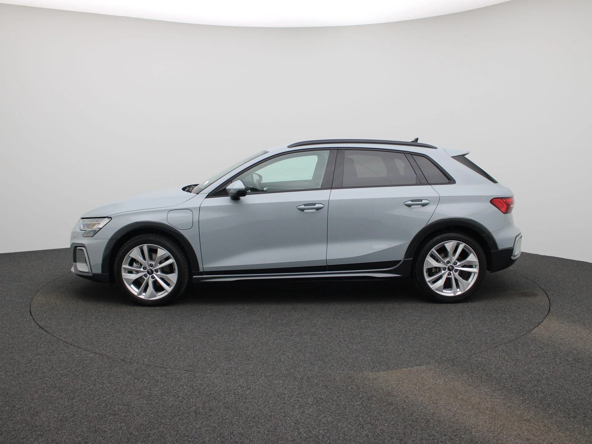 Audi A3 met kenteken 03100 – autofoto 4