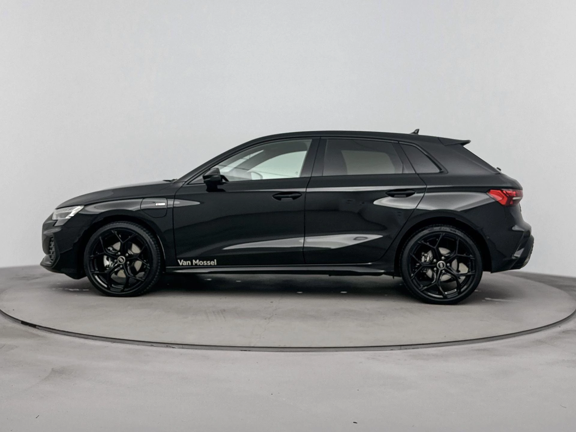 Audi A3 met kenteken 03100 – autofoto 4