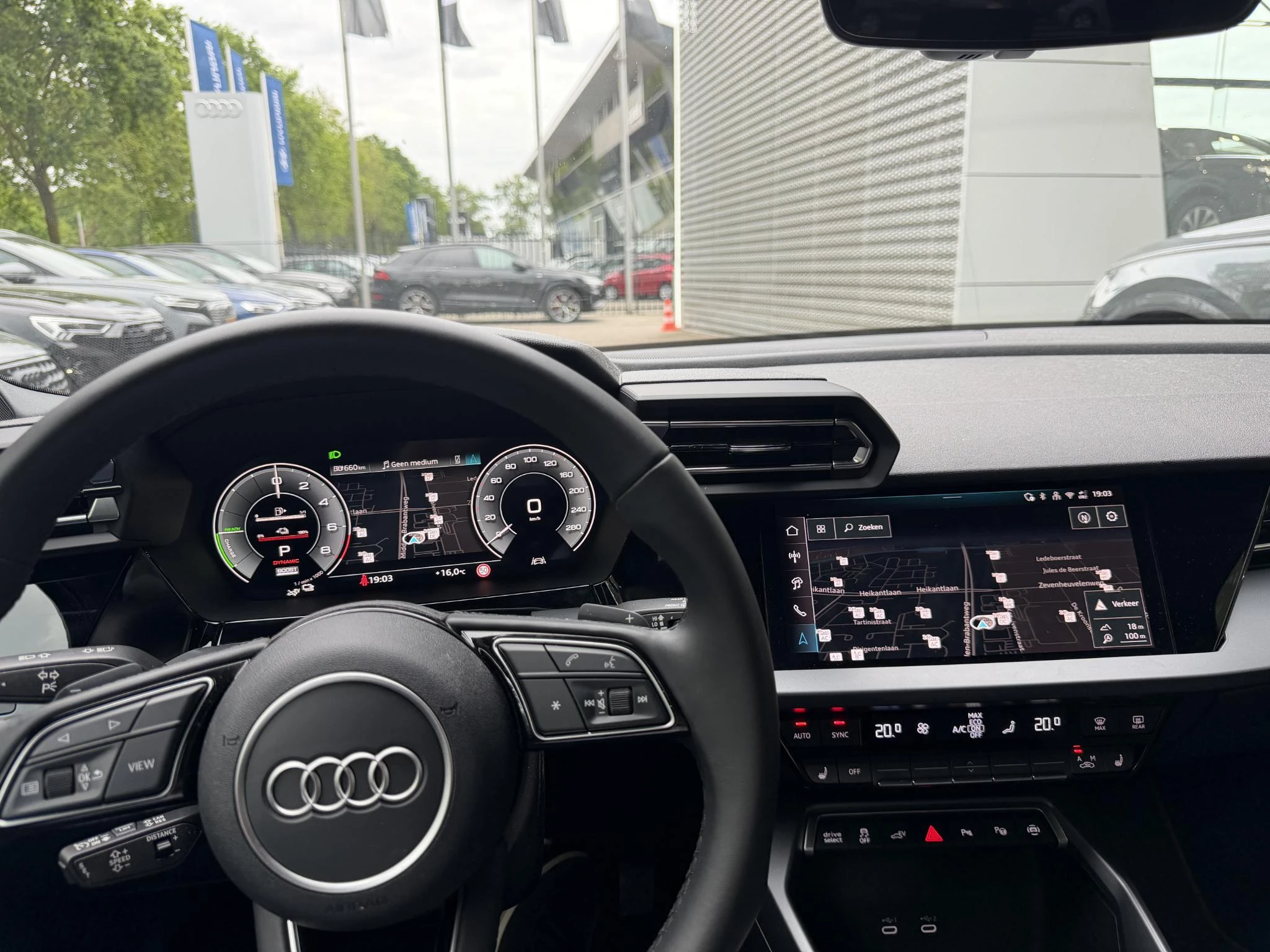 Audi A3 met kenteken 03100 – autofoto 4