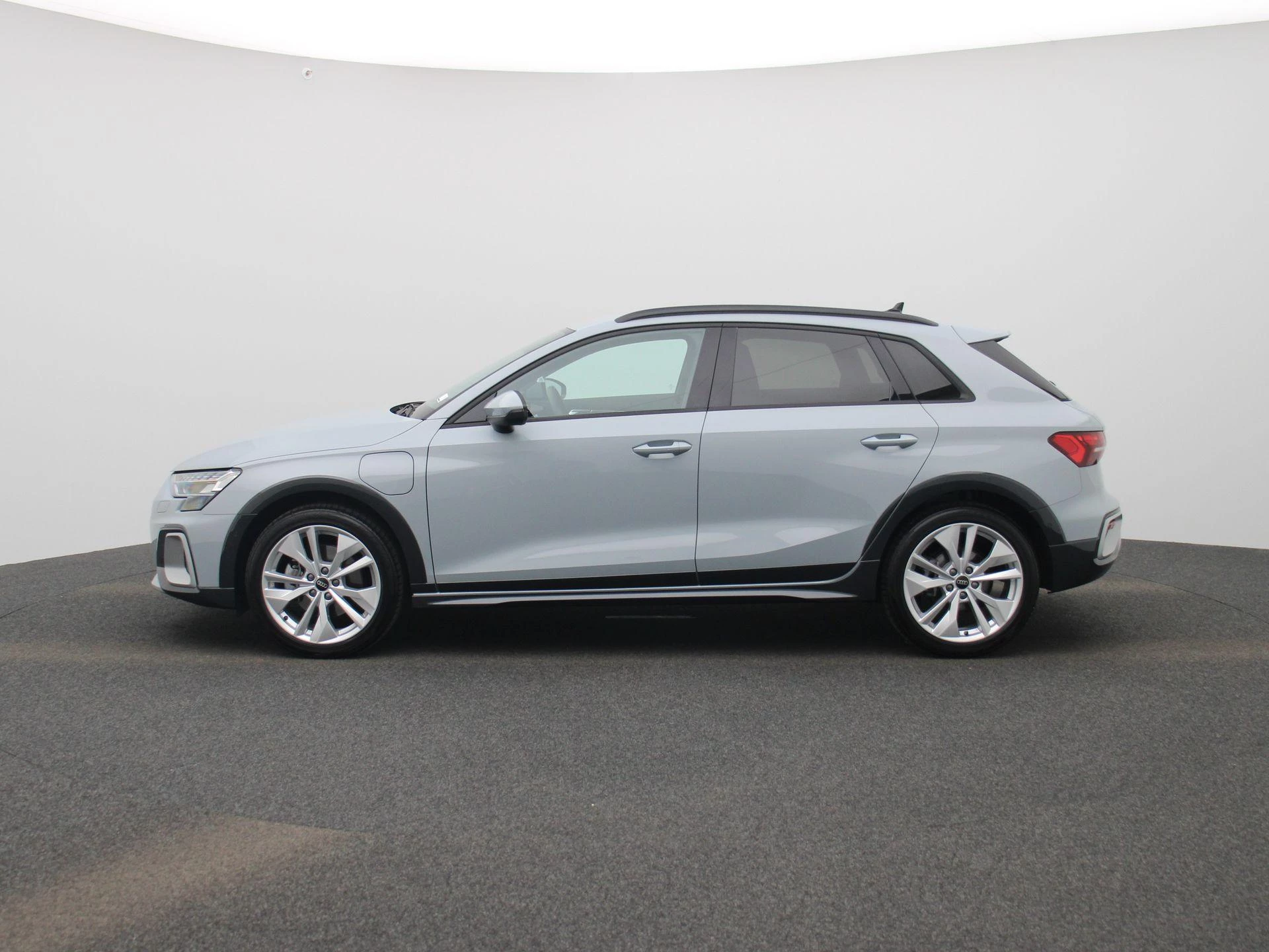 Audi A3 met kenteken 03100 – autofoto 4