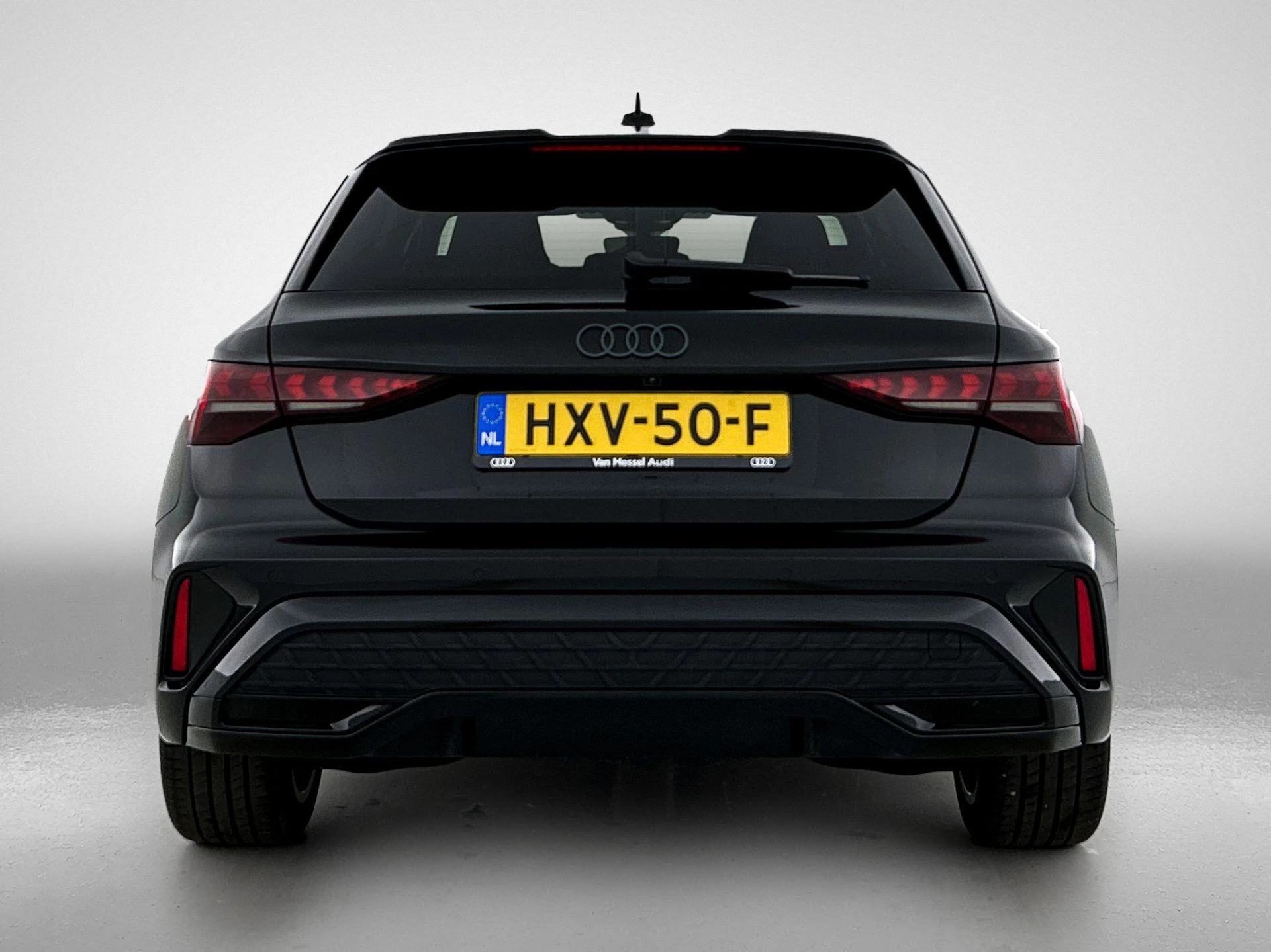 Audi A3 met kenteken 03100 – autofoto 5