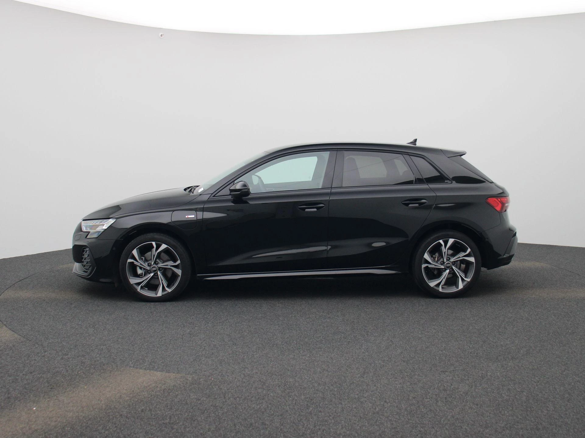 Audi A3 met kenteken 03100 – autofoto 5