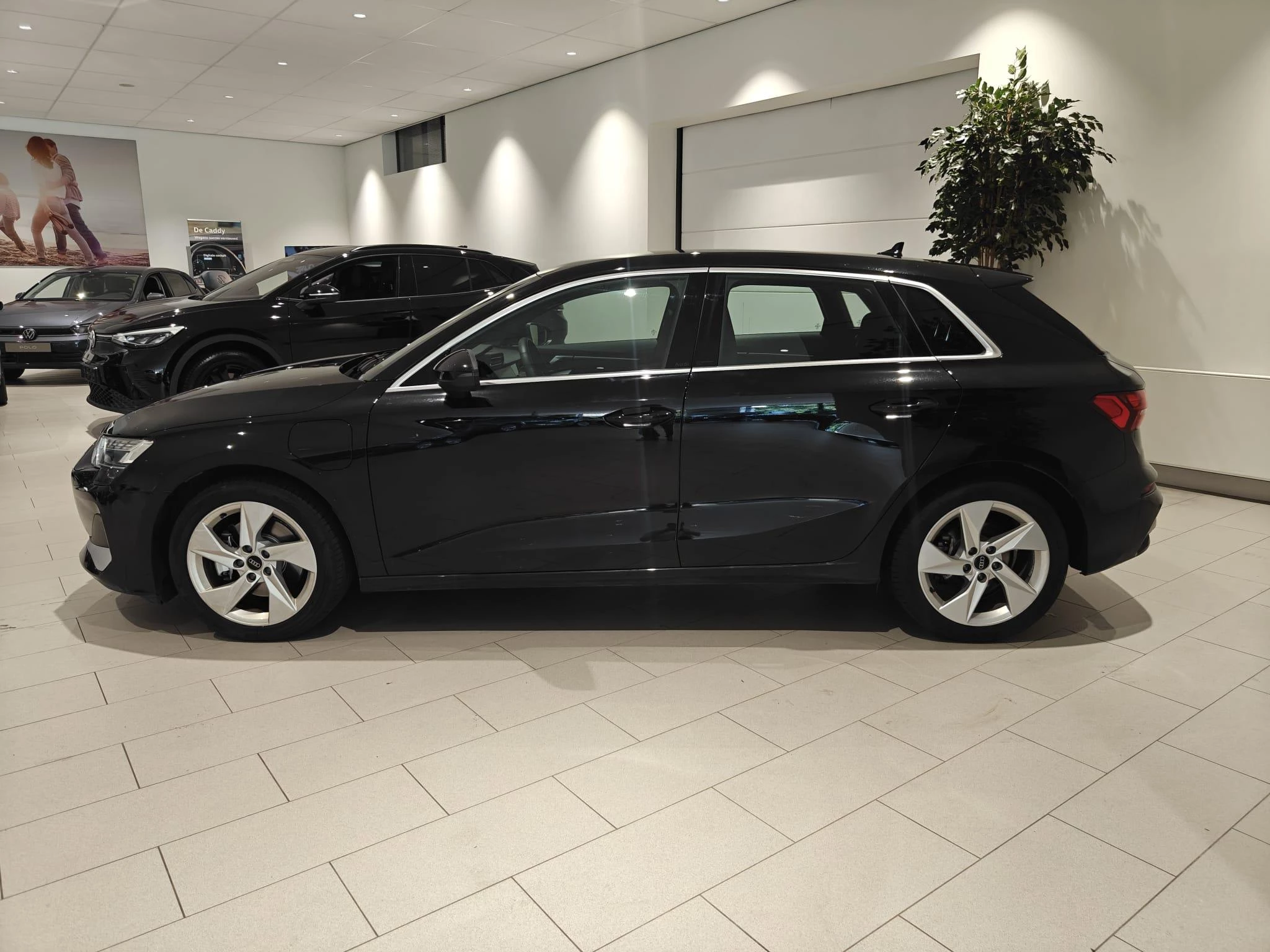 Audi A3 met kenteken 03100 – autofoto 5
