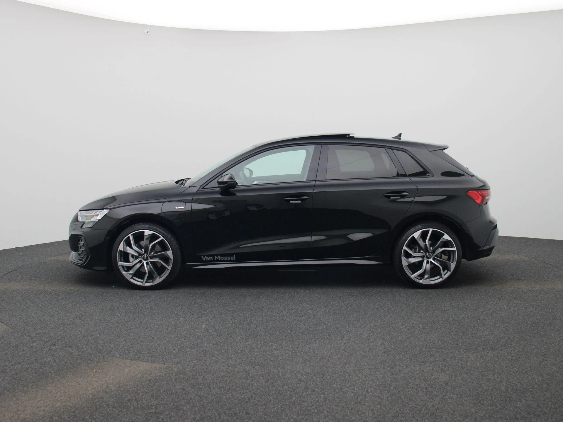 Audi A3 met kenteken 03100 – autofoto 5