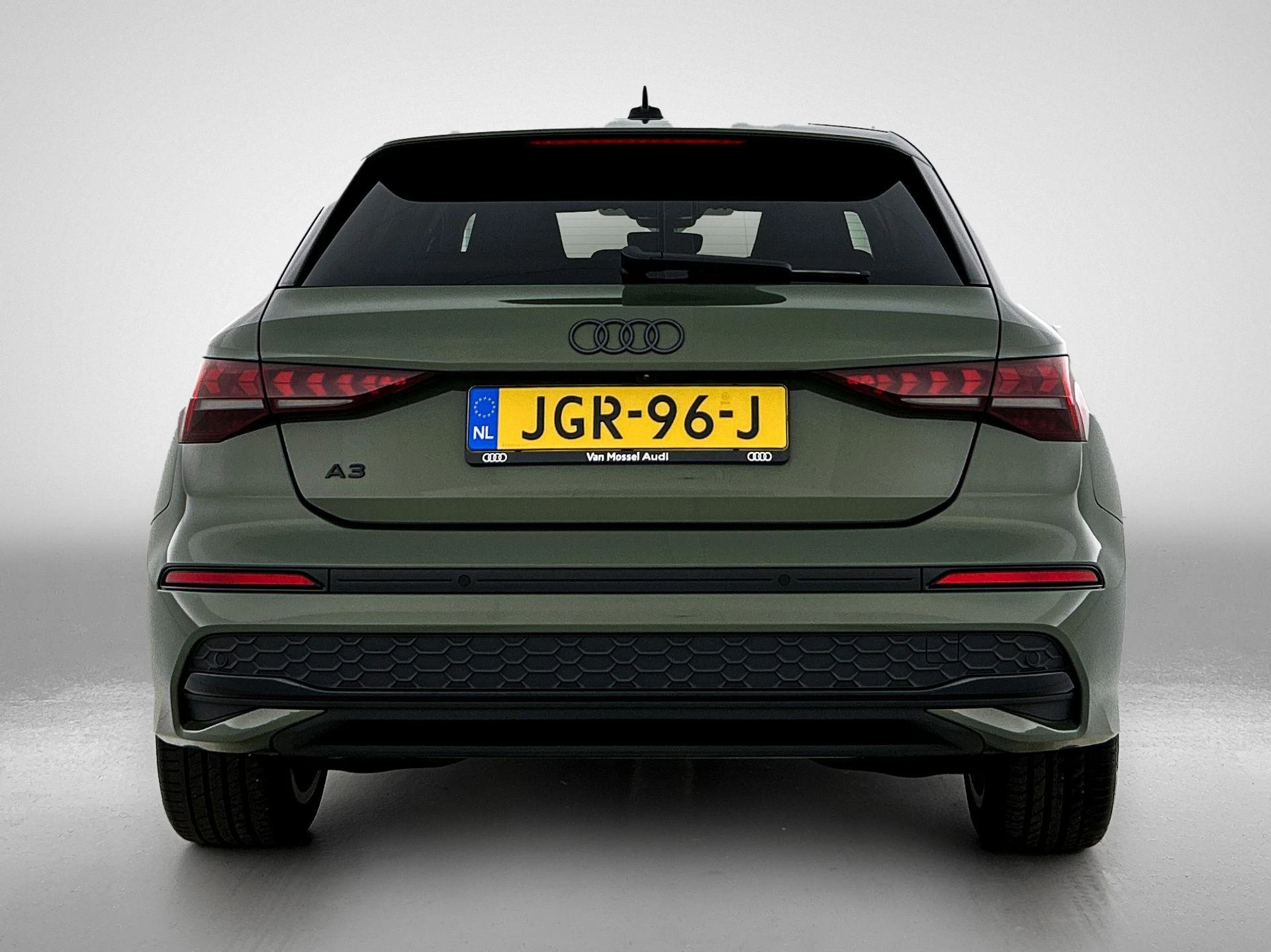 Audi A3 met kenteken 03100 – autofoto 5