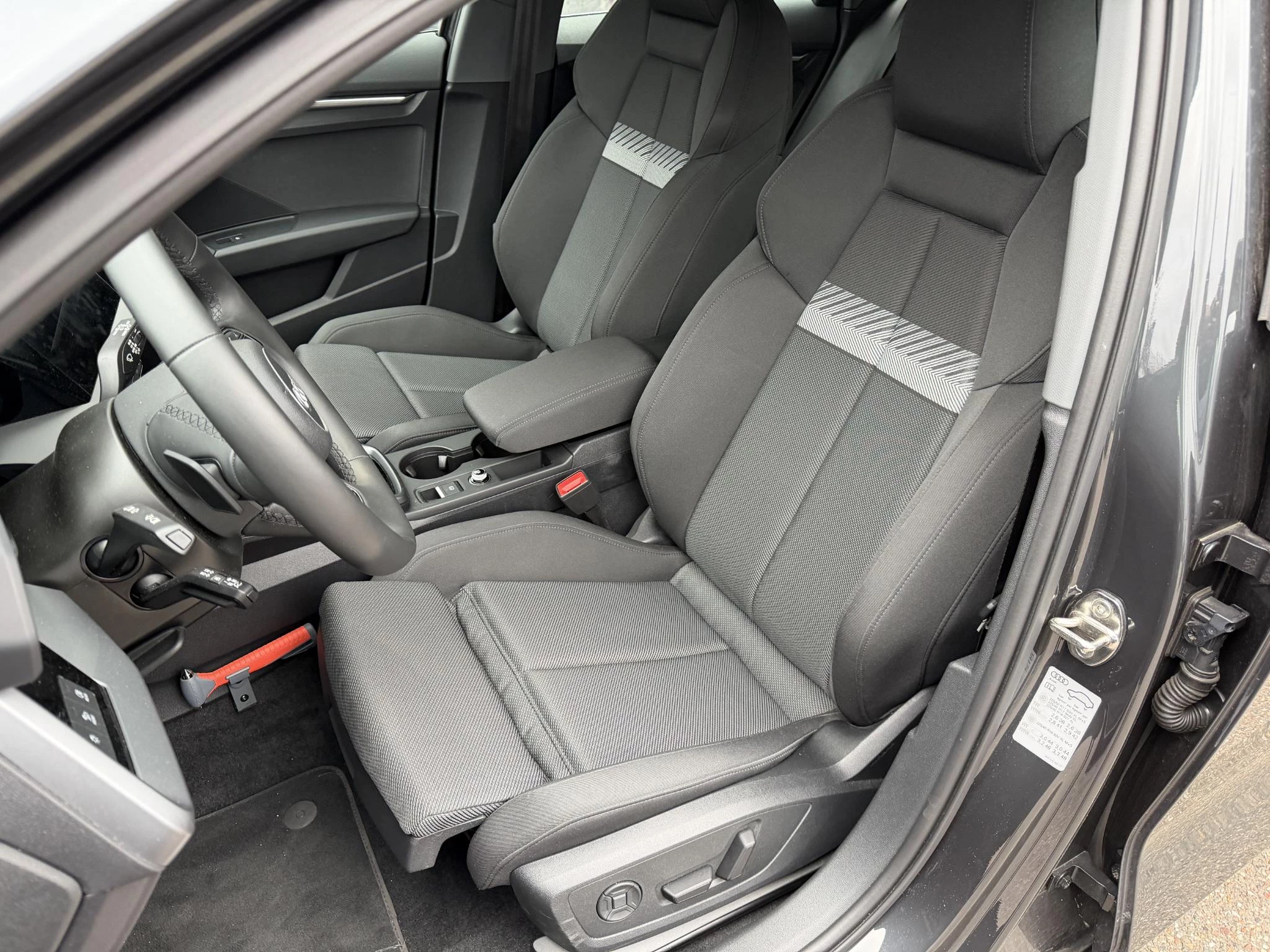 Audi A3 met kenteken 03100 – autofoto 5