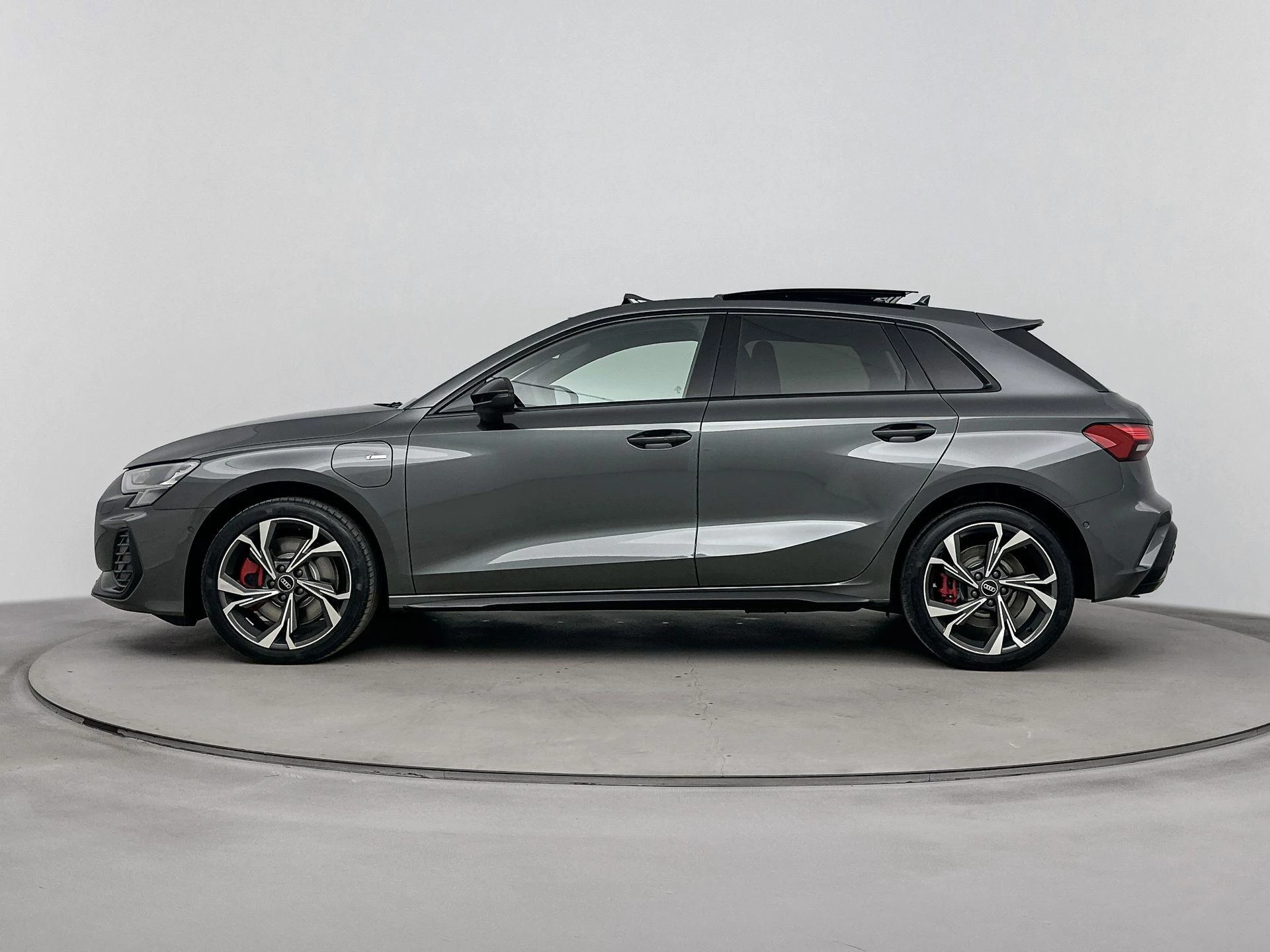 Audi A3 met kenteken 12100 – autofoto 4