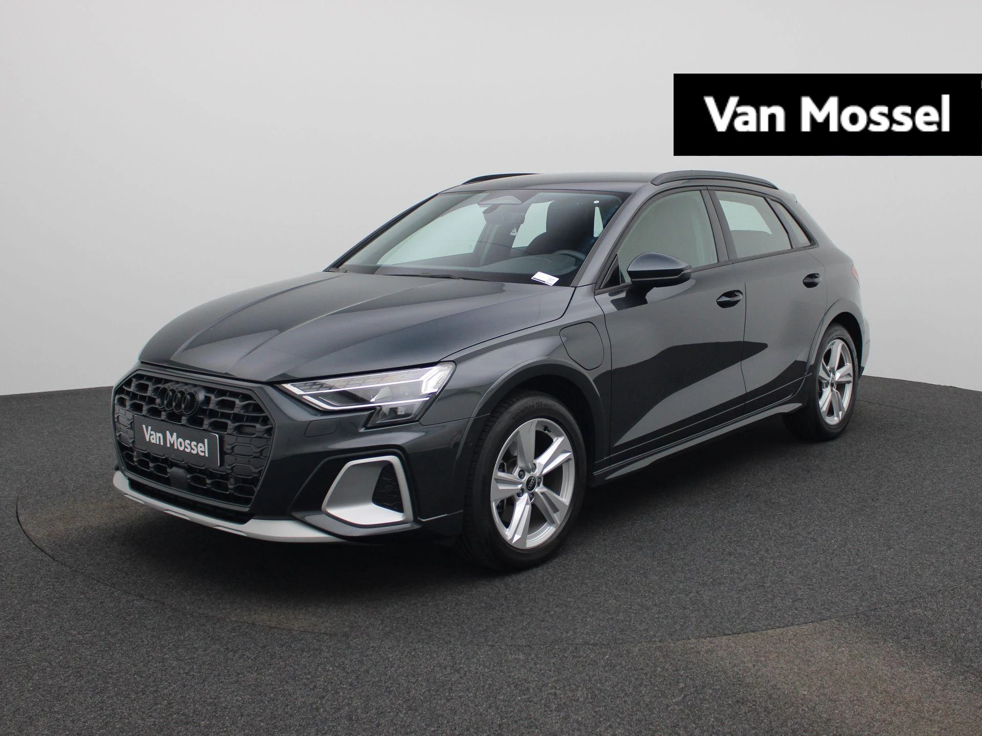 Audi A3 met kenteken 139 – autofoto 2