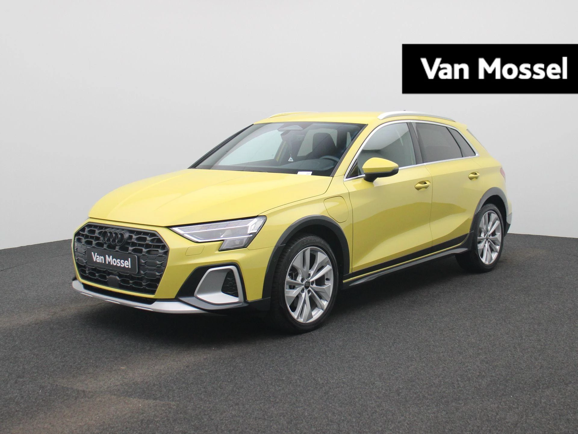Audi A3 met kenteken 139 – autofoto 2