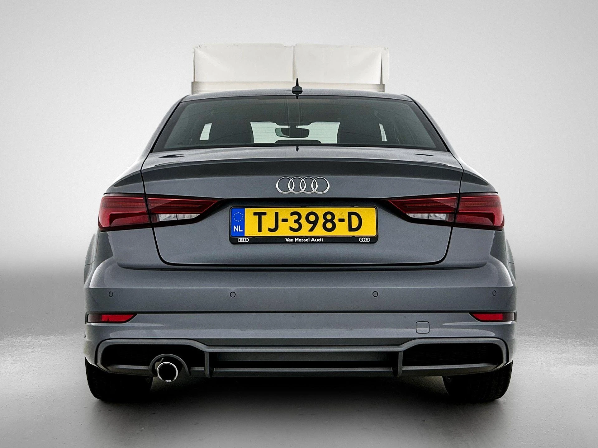 Audi A3 met kenteken 46100 – autofoto 5