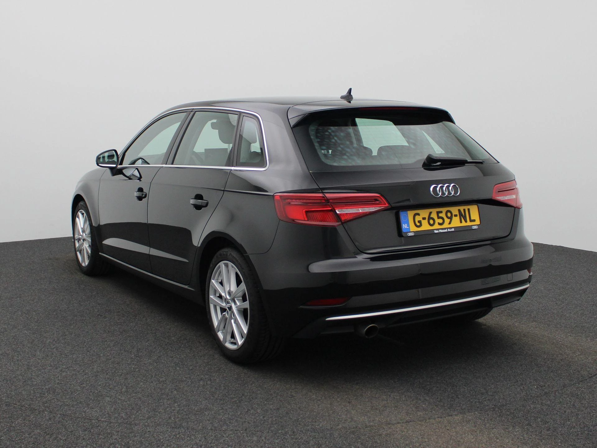 Audi A3 met kenteken 62100 – autofoto 3