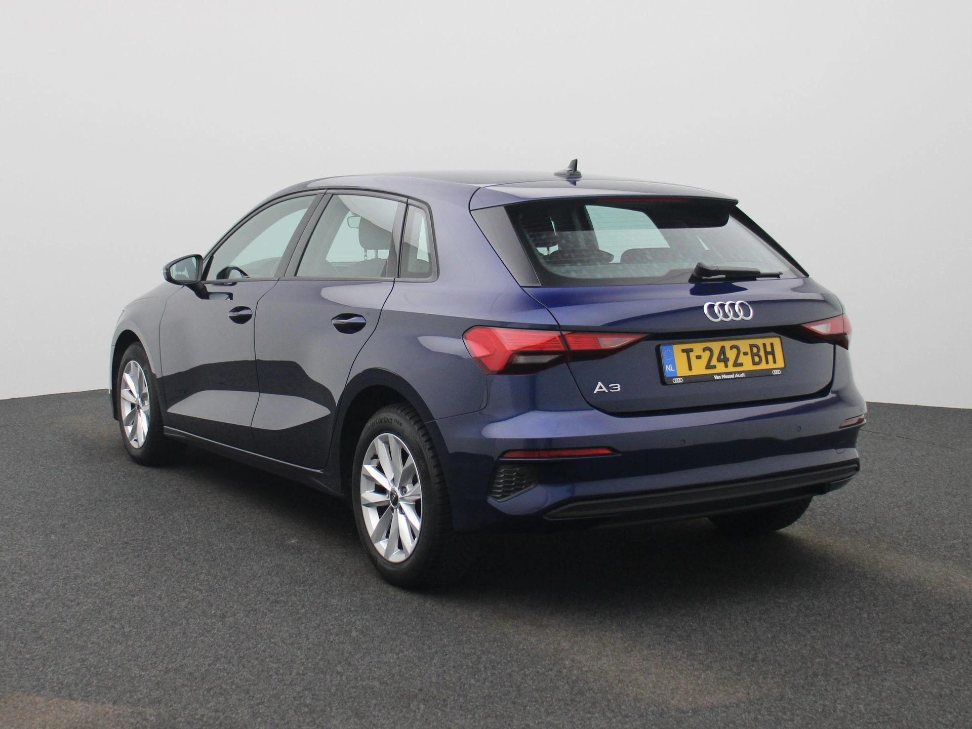 Audi A3 met kenteken T-242-BH – autofoto 3