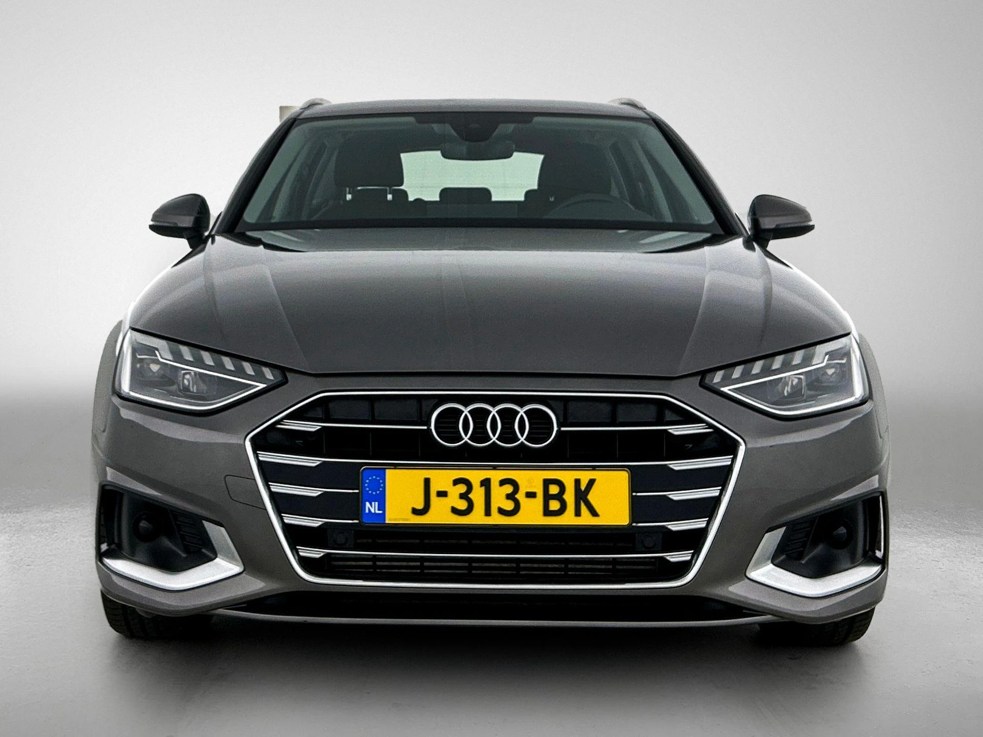 Audi A4 met kenteken 72100 – autofoto 3