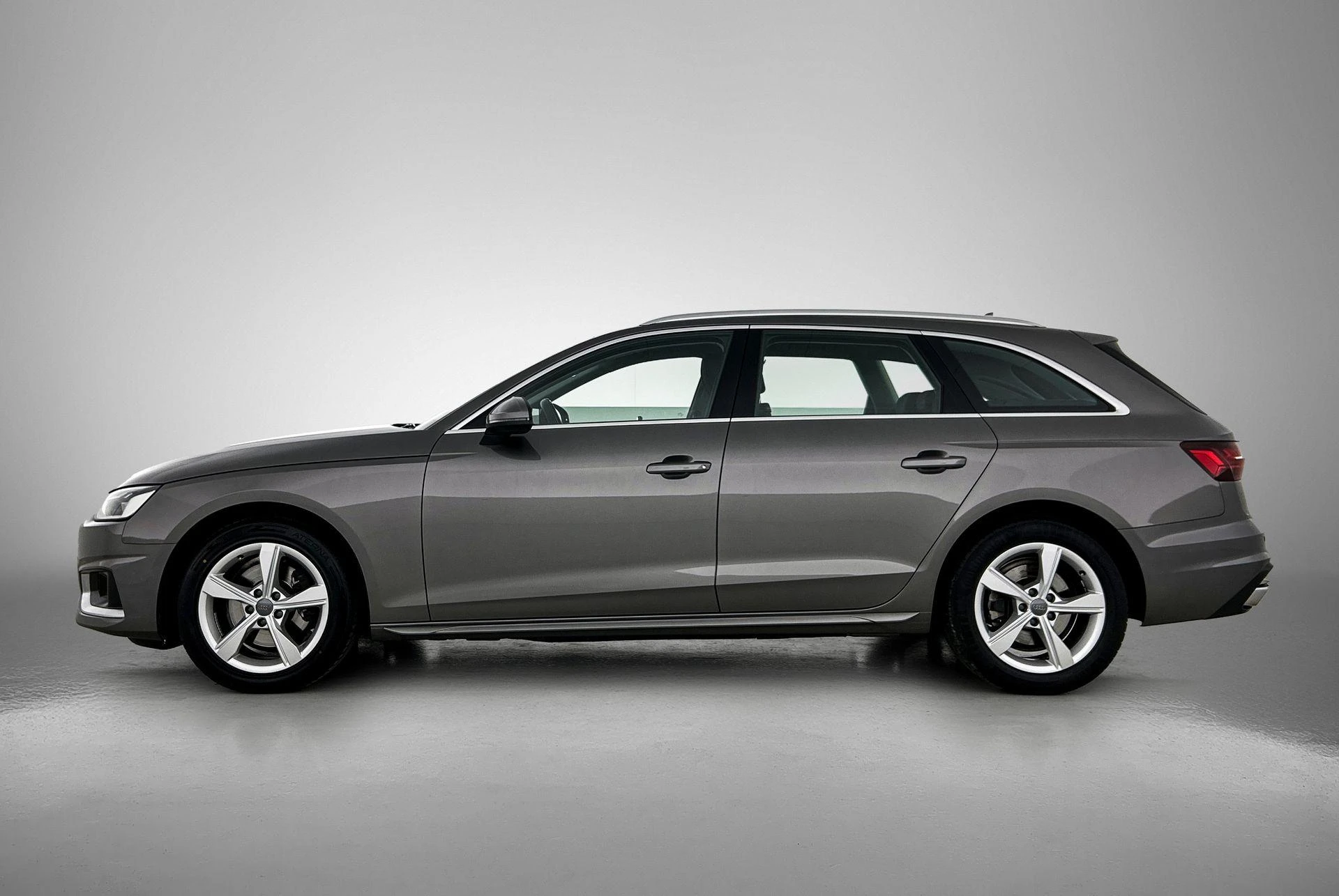 Audi A4 met kenteken 72100 – autofoto 4