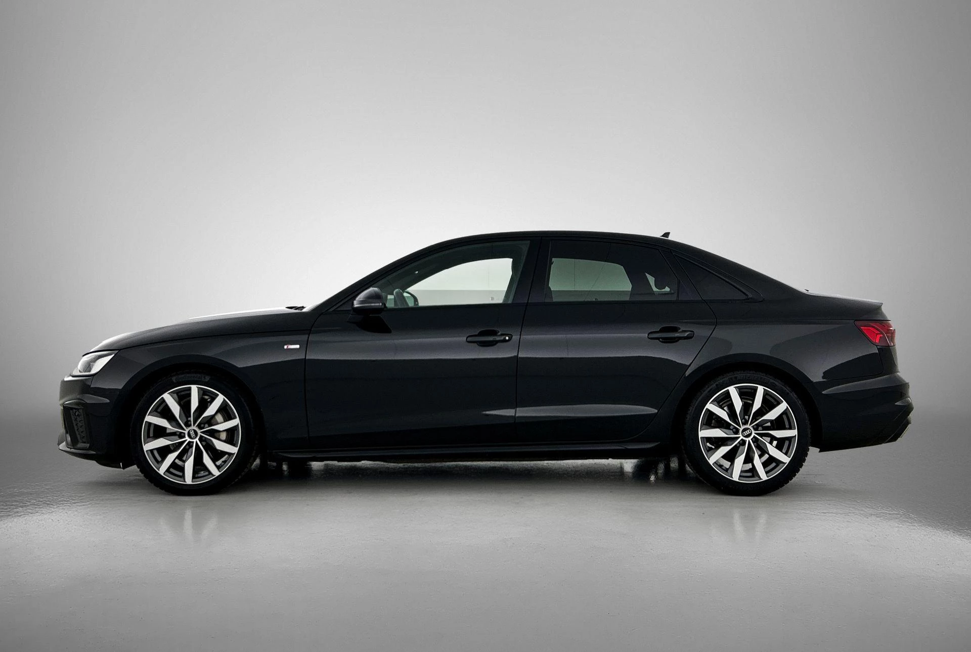 Audi A4 met kenteken L-200-JG – autofoto 5