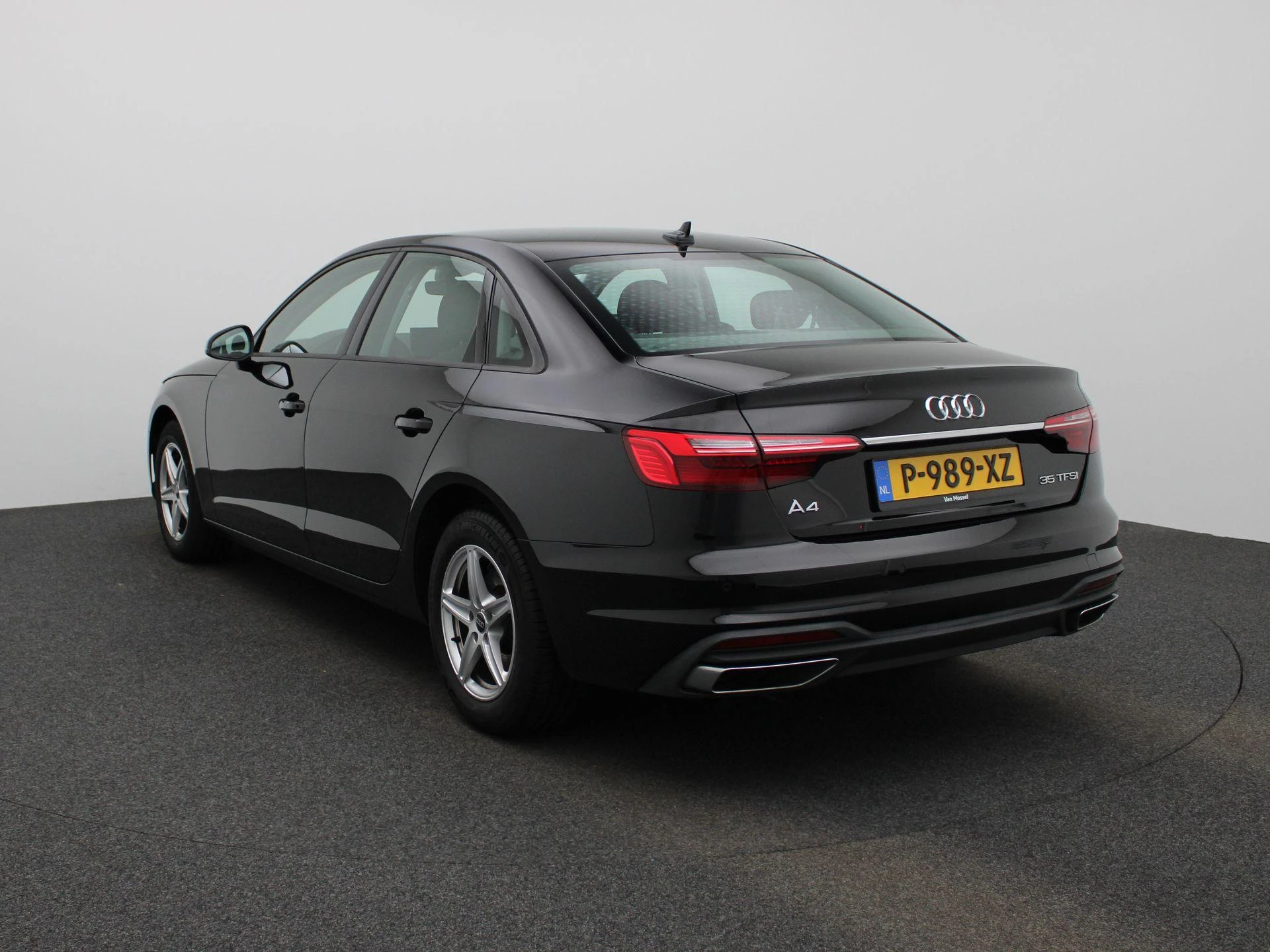 Audi A4 met kenteken P-989-XZ – autofoto 3