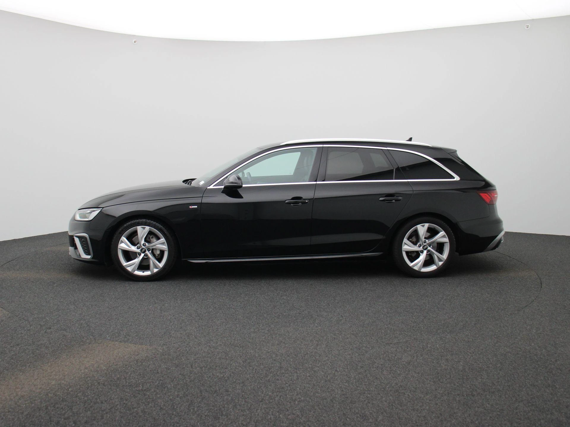 Audi A4 met kenteken R-647-BR – autofoto 5