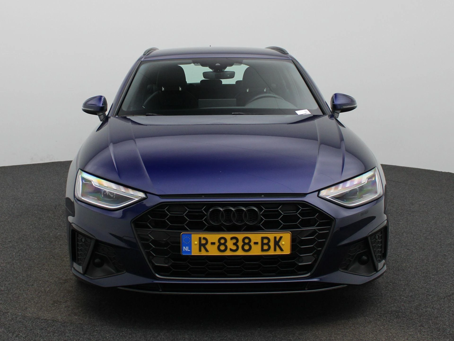 Audi A4 met kenteken R-838-BK – autofoto 4