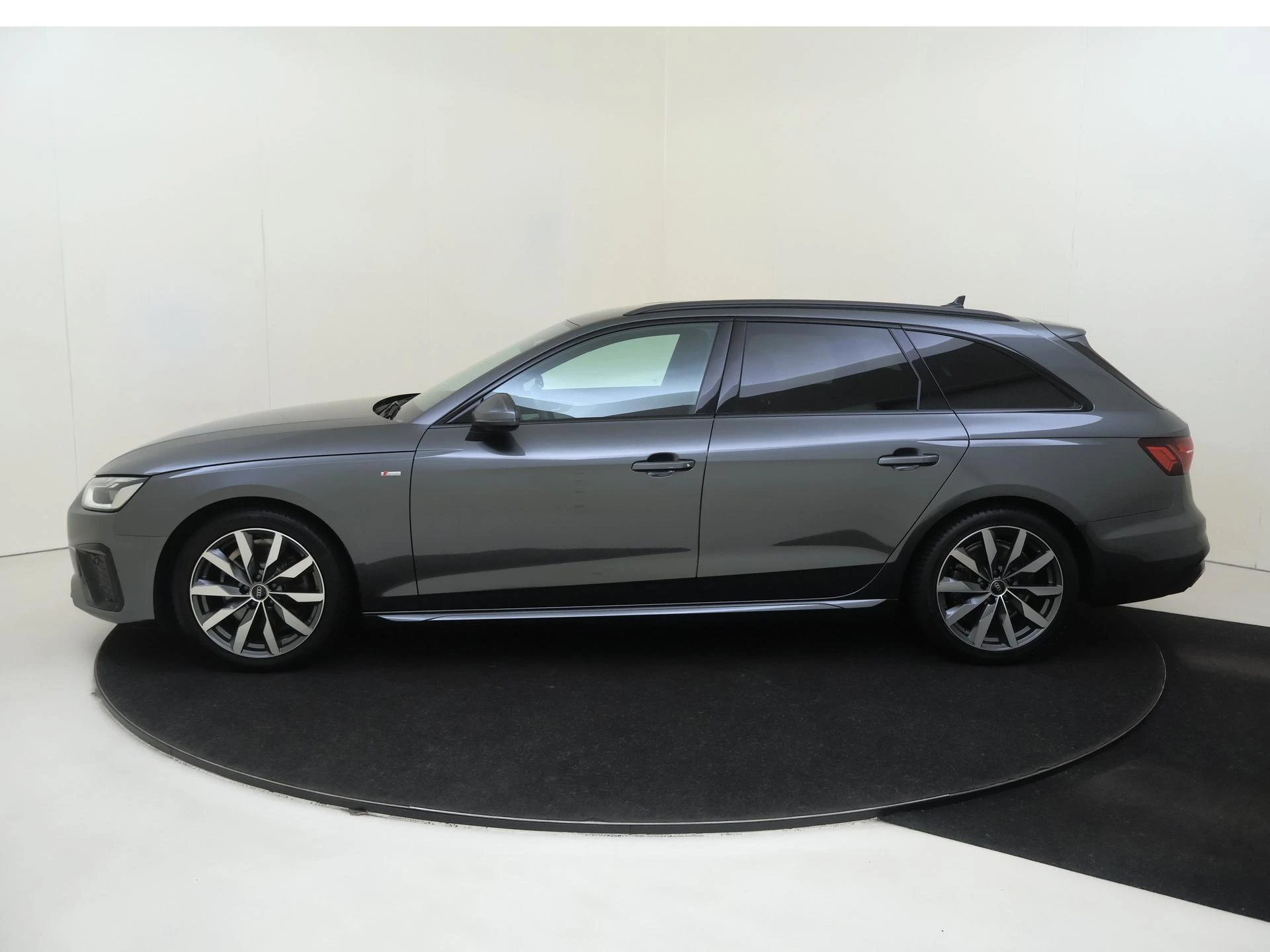 Audi A4 met kenteken T-365-HZ – autofoto 4