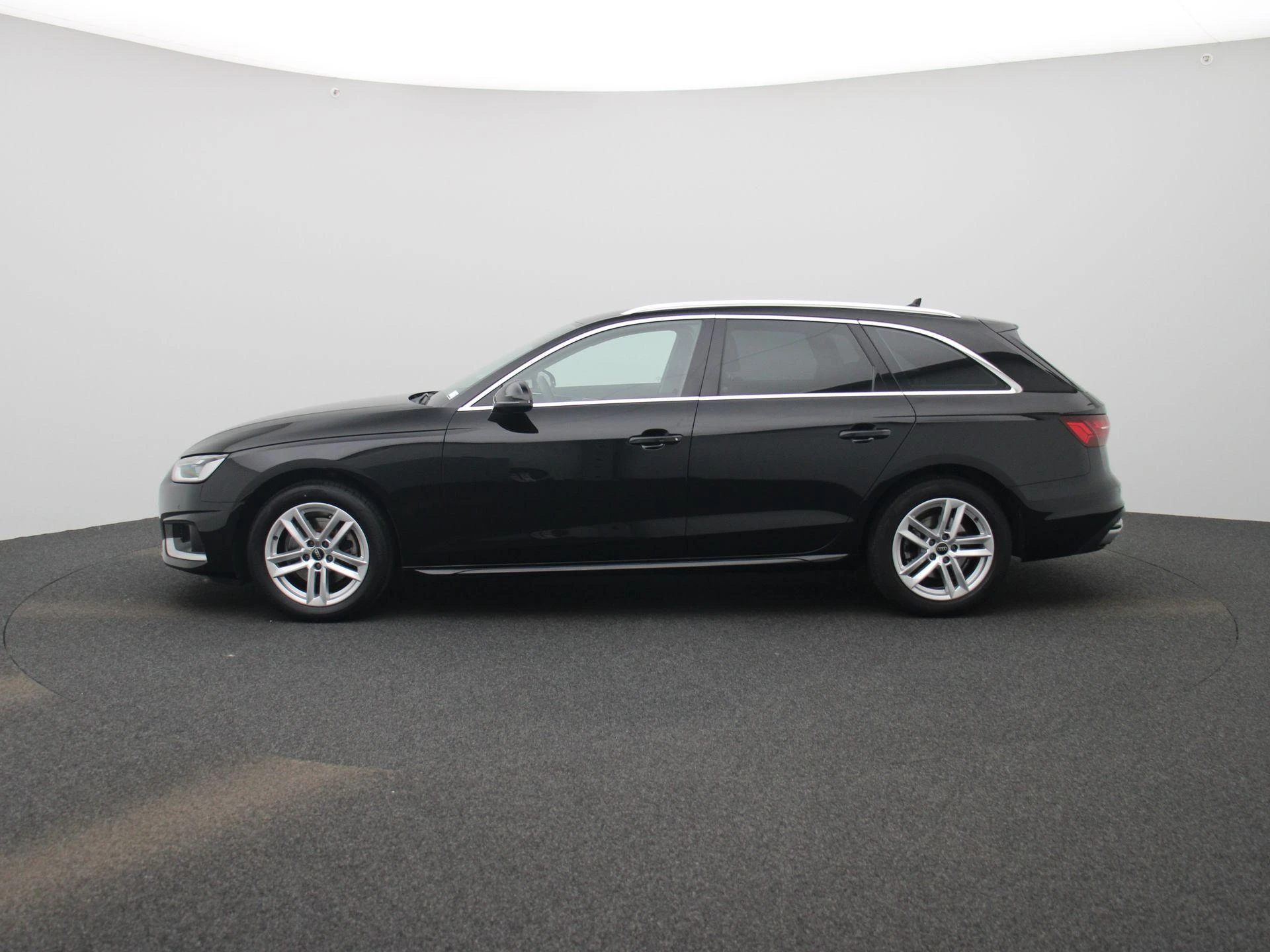 Audi A4 met kenteken X-010-GB – autofoto 5