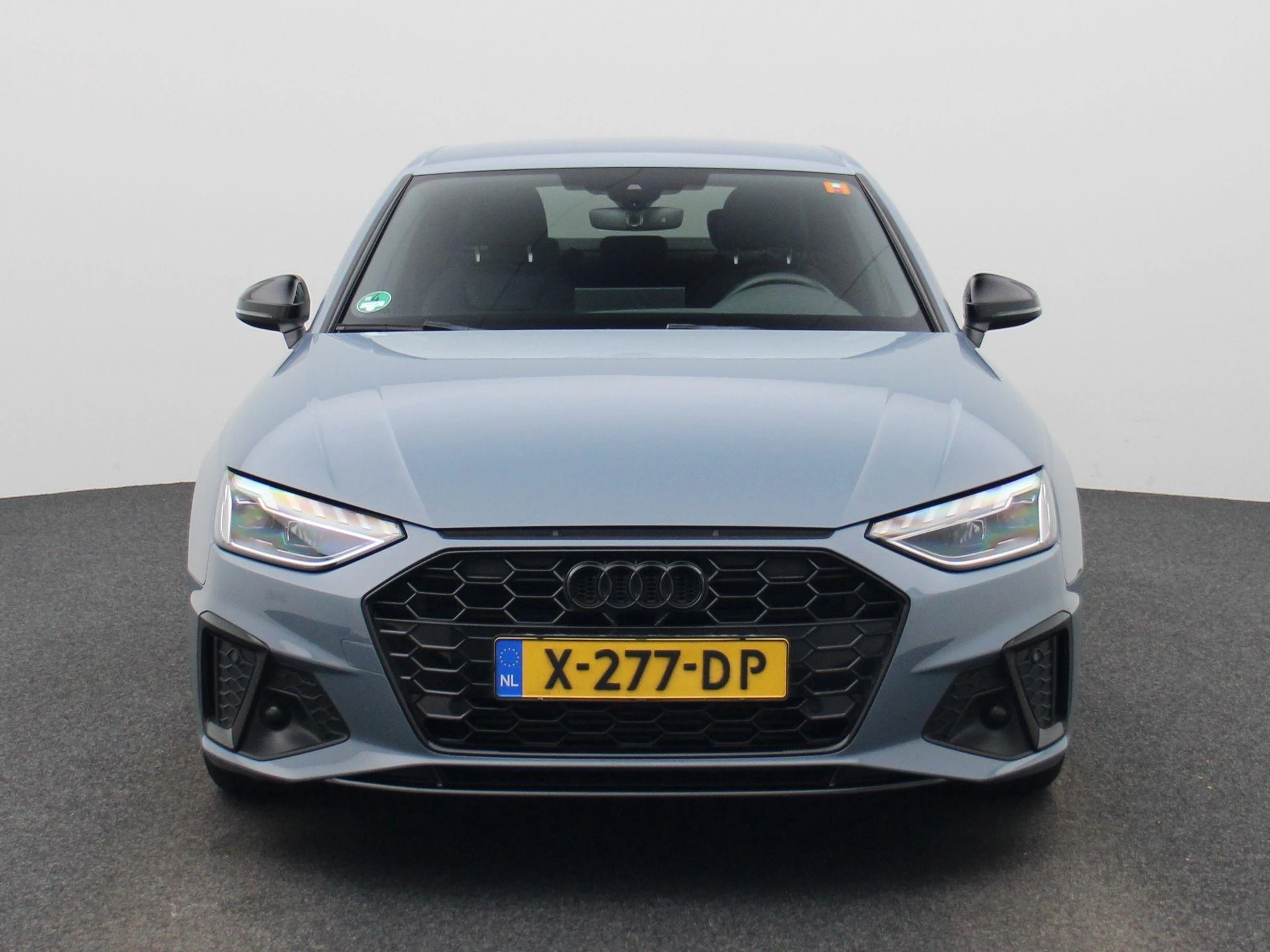 Audi A4 met kenteken X-277-DP – autofoto 3