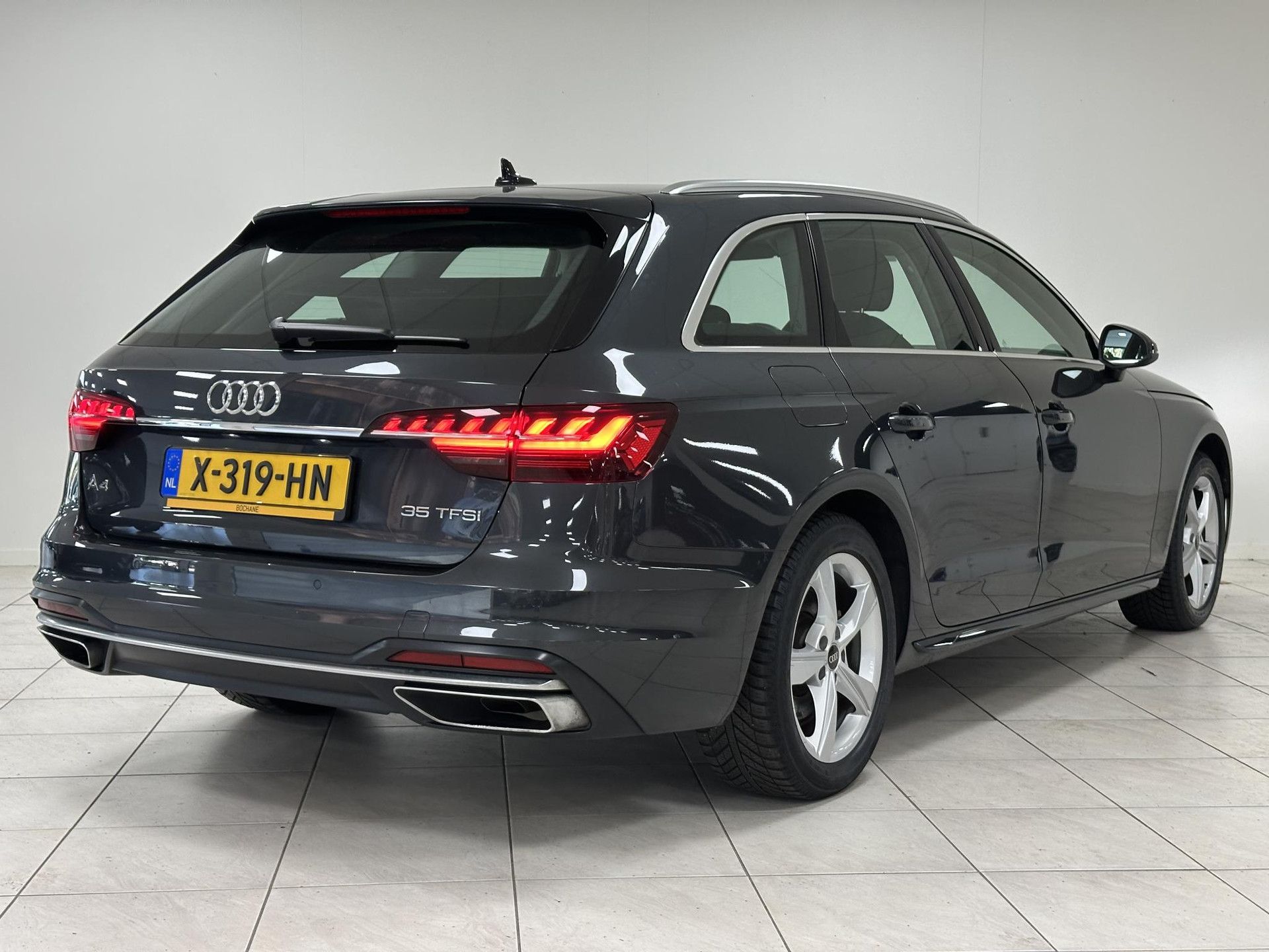 Audi A4 met kenteken X-319-HN – autofoto 2