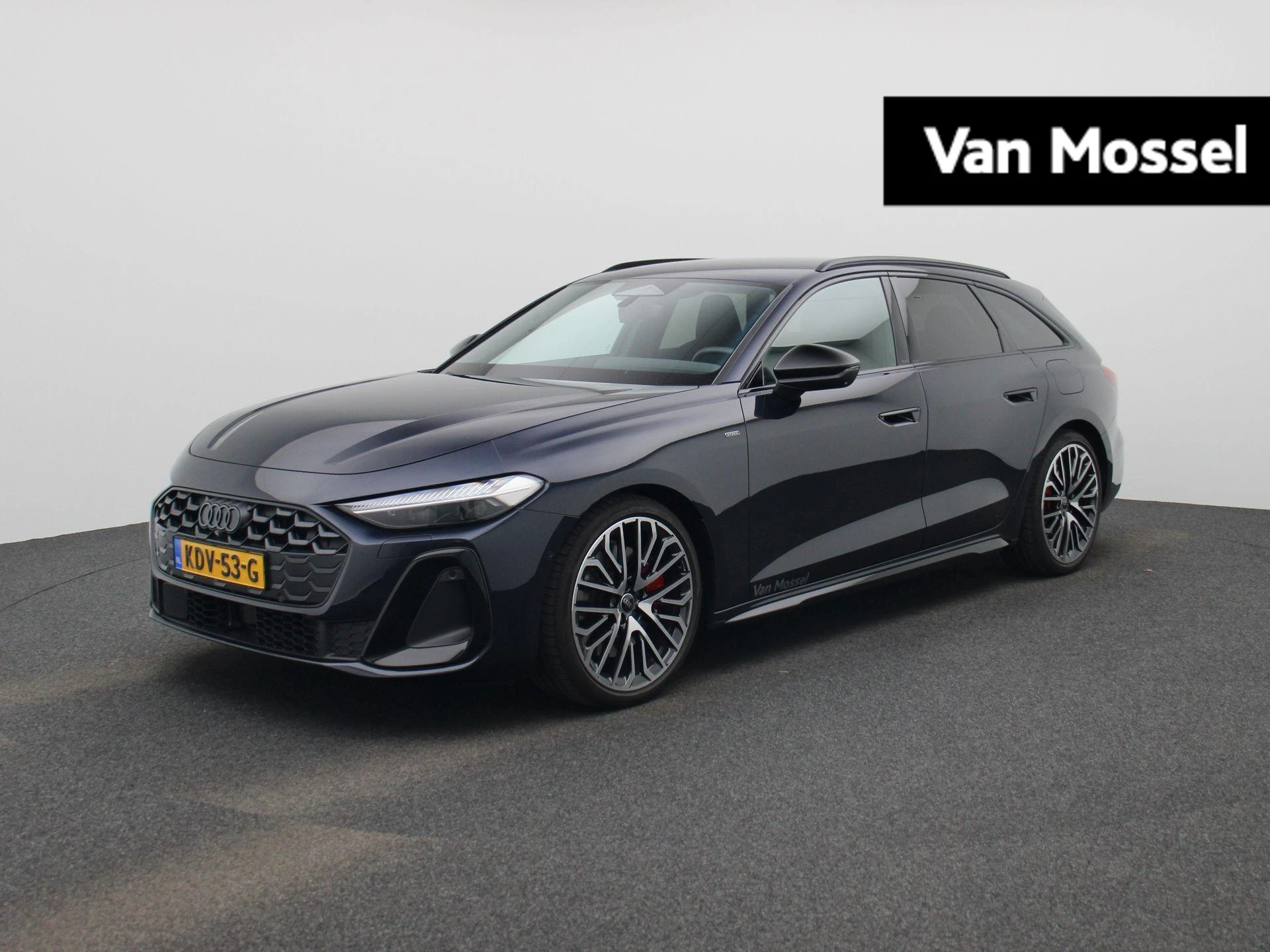 Audi A5 met kenteken 104 – autofoto 2