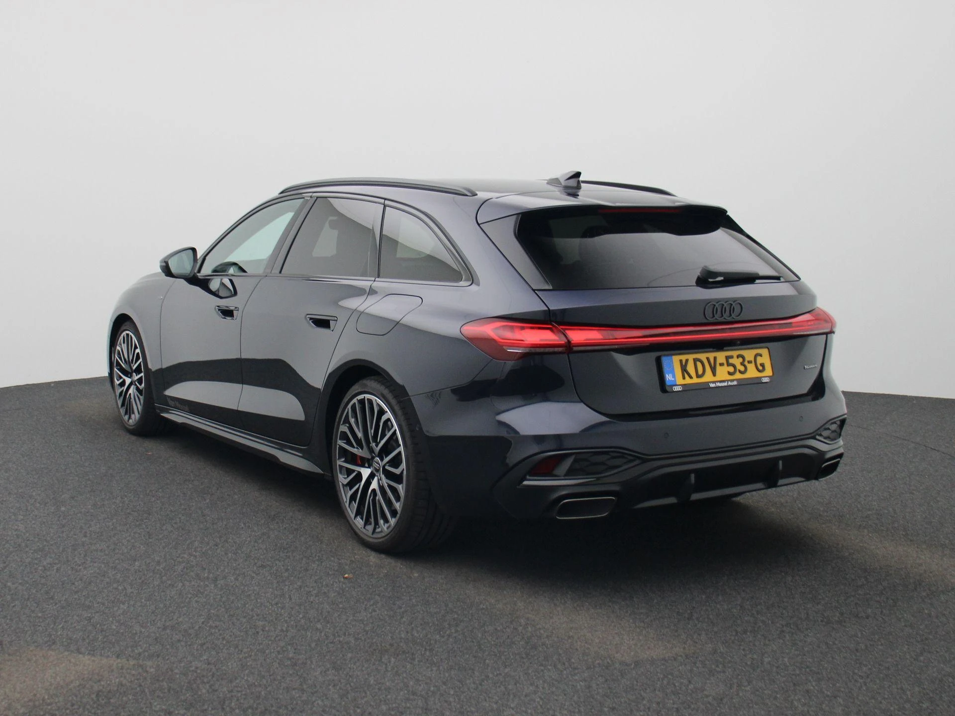 Audi A5 met kenteken 104 – autofoto 4