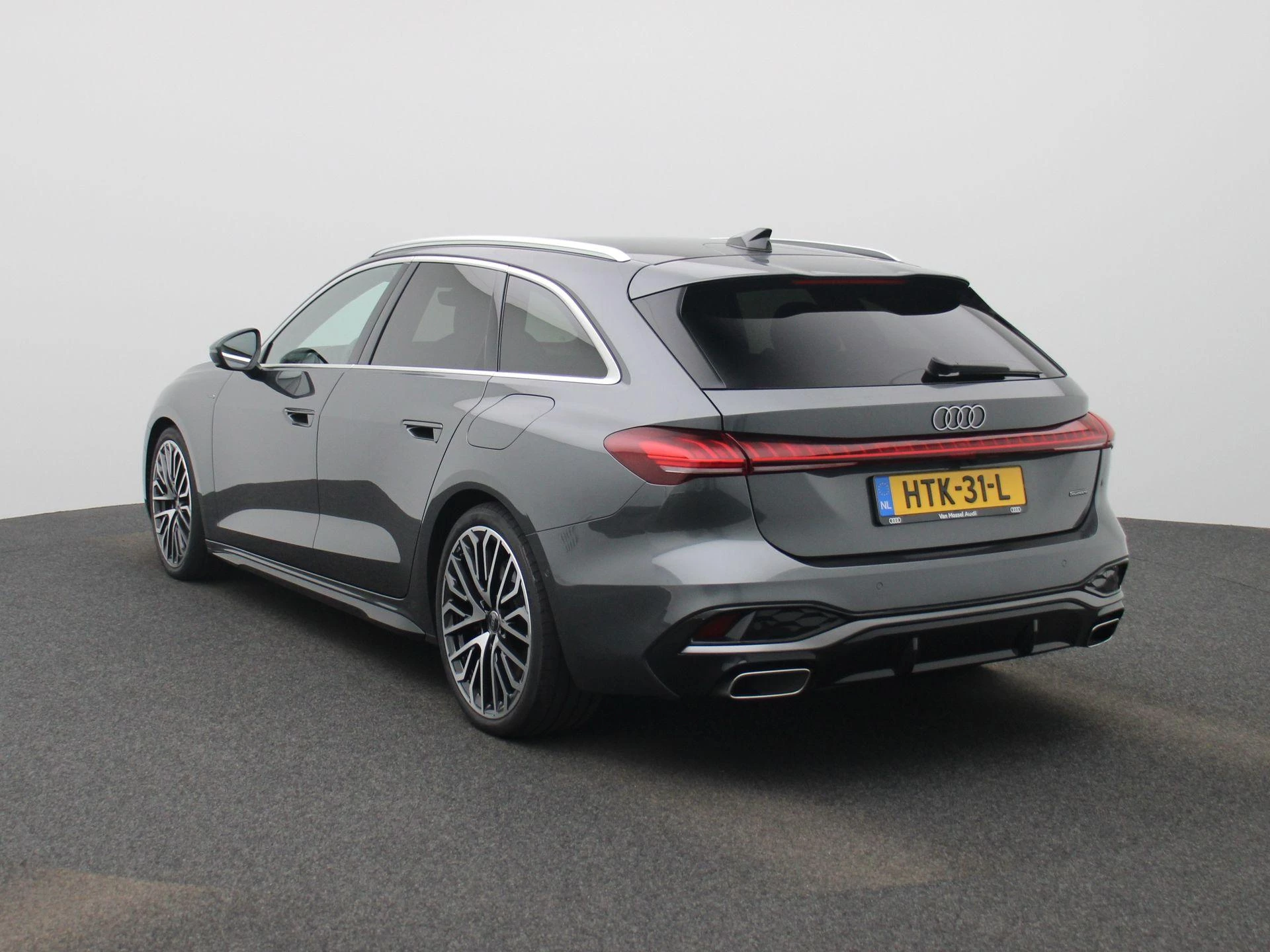 Audi A5 met kenteken 108 – autofoto 3