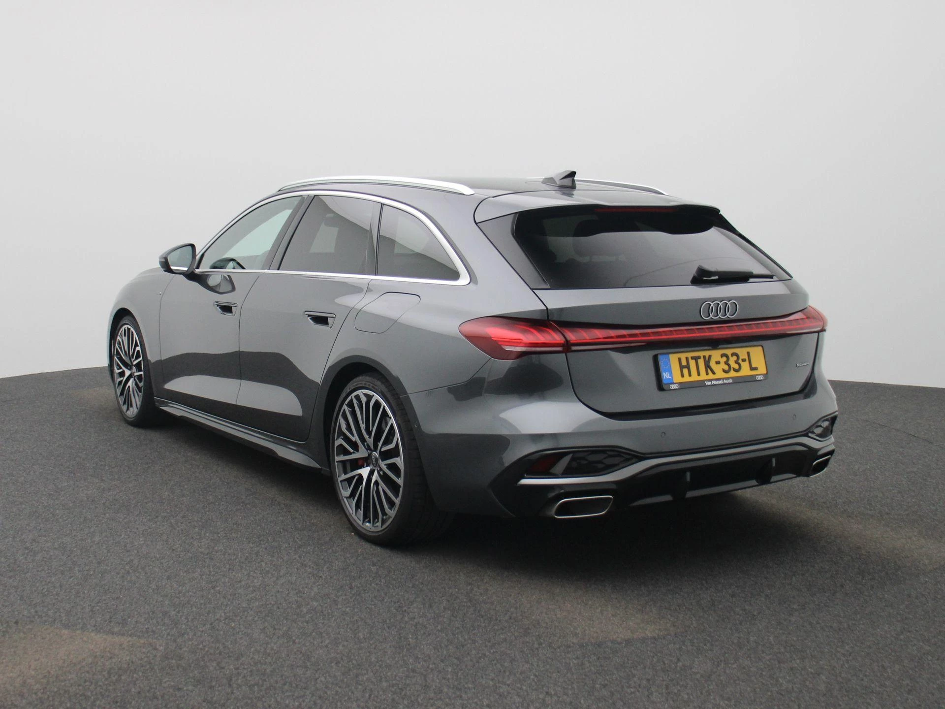 Audi A5 met kenteken 22100 – autofoto 4