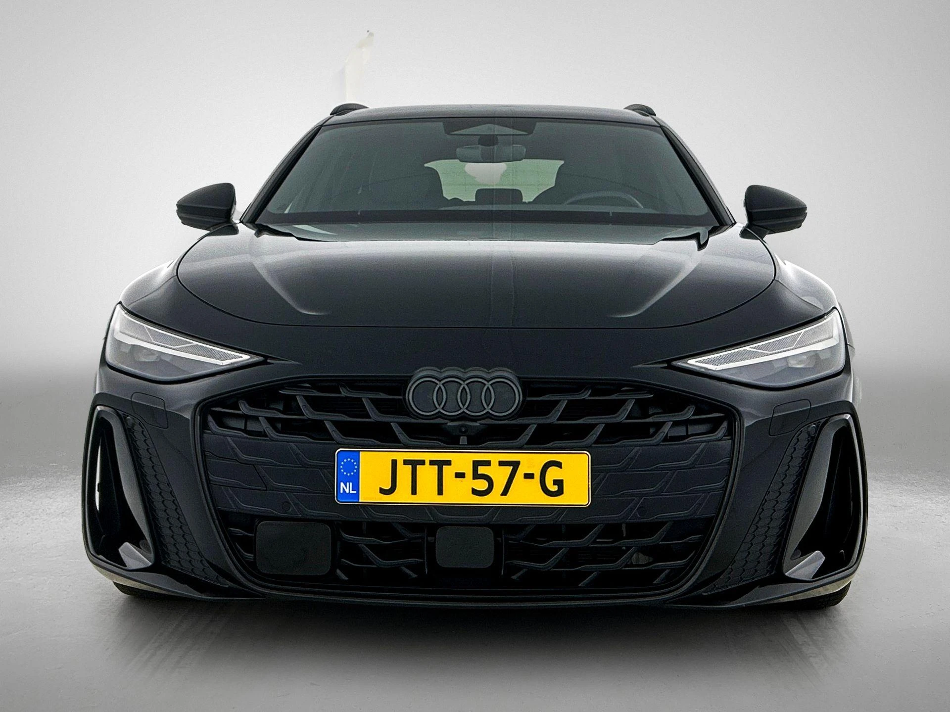 Audi A6 met kenteken 104 – autofoto 4