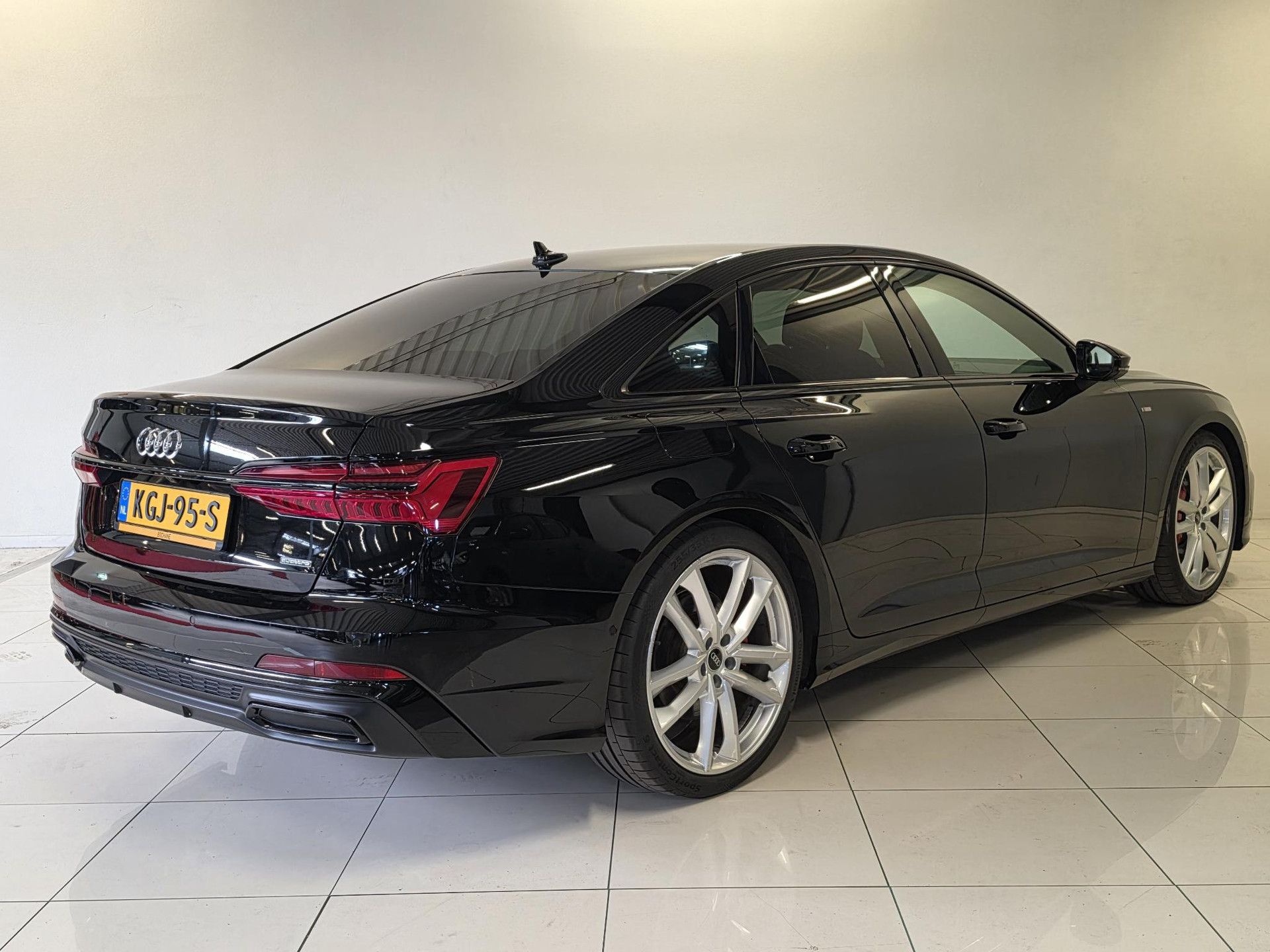 Audi A6 met kenteken KGJ-95-S – autofoto 2