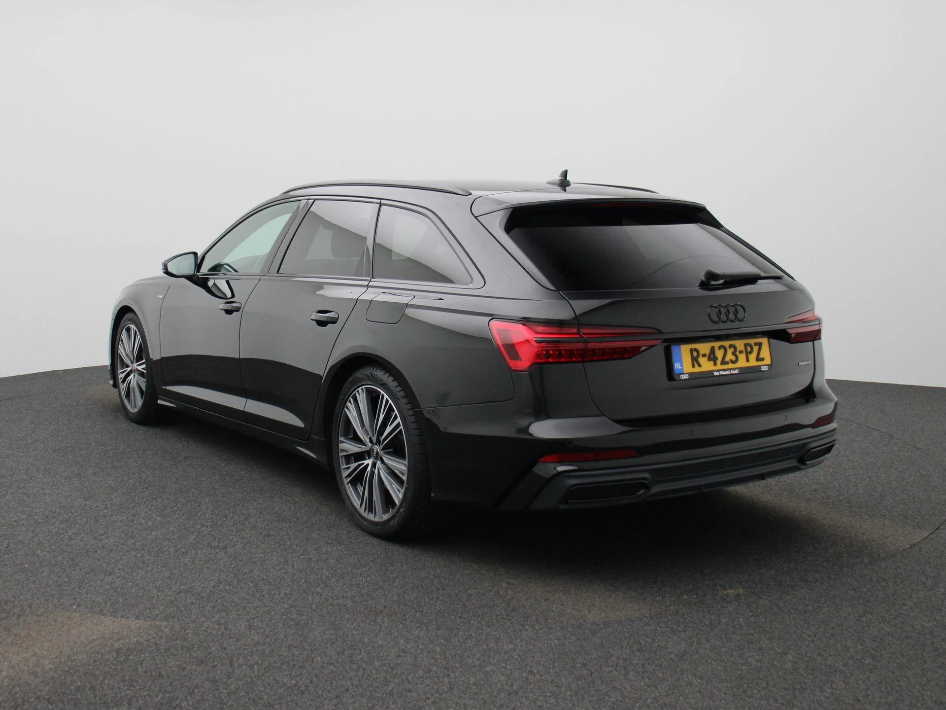 Audi A6 met kenteken R-423-PZ – autofoto 3