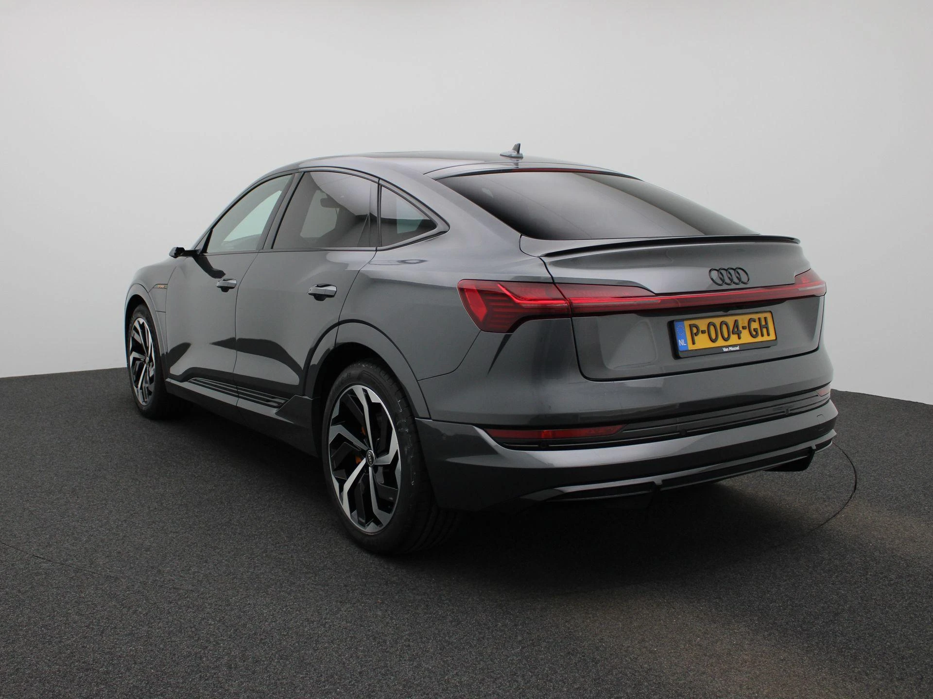 Audi e-tron – autofoto 3