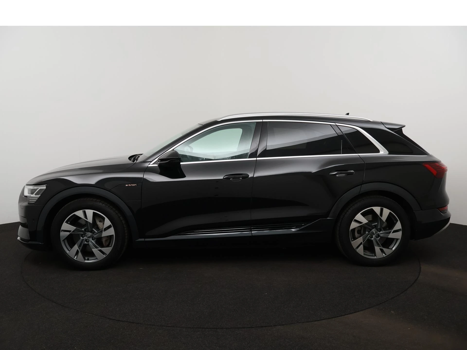 Audi e-tron – autofoto 5