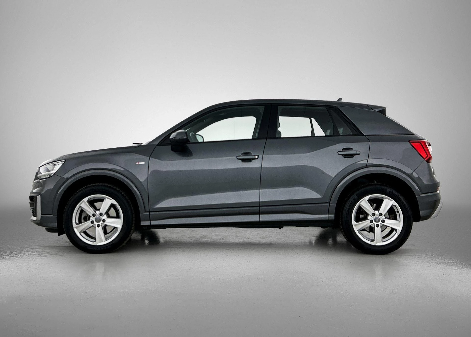 Audi Q2 met kenteken 51100 – autofoto 4