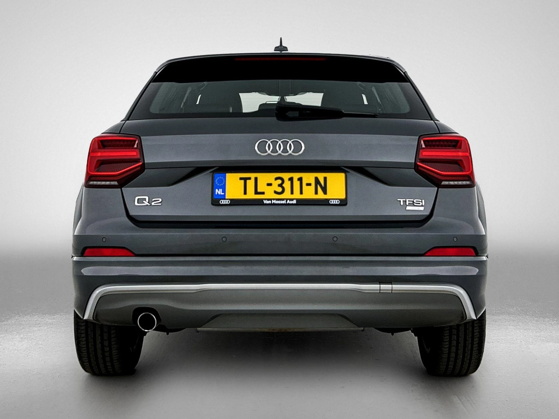 Audi Q2 met kenteken 51100 – autofoto 5
