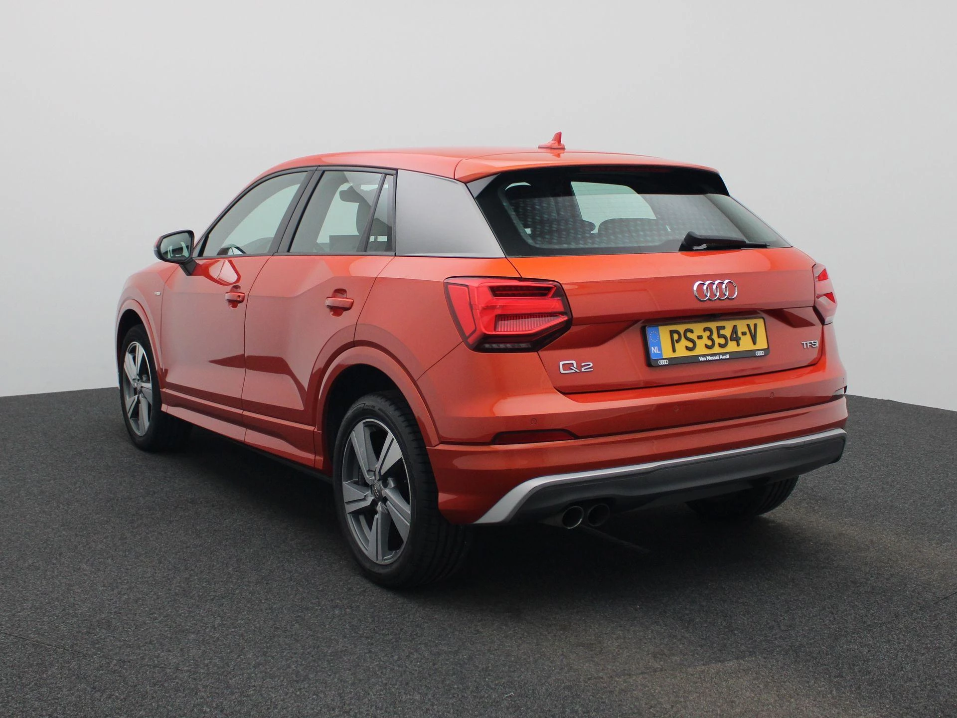 Audi Q2 met kenteken 63100 – autofoto 3