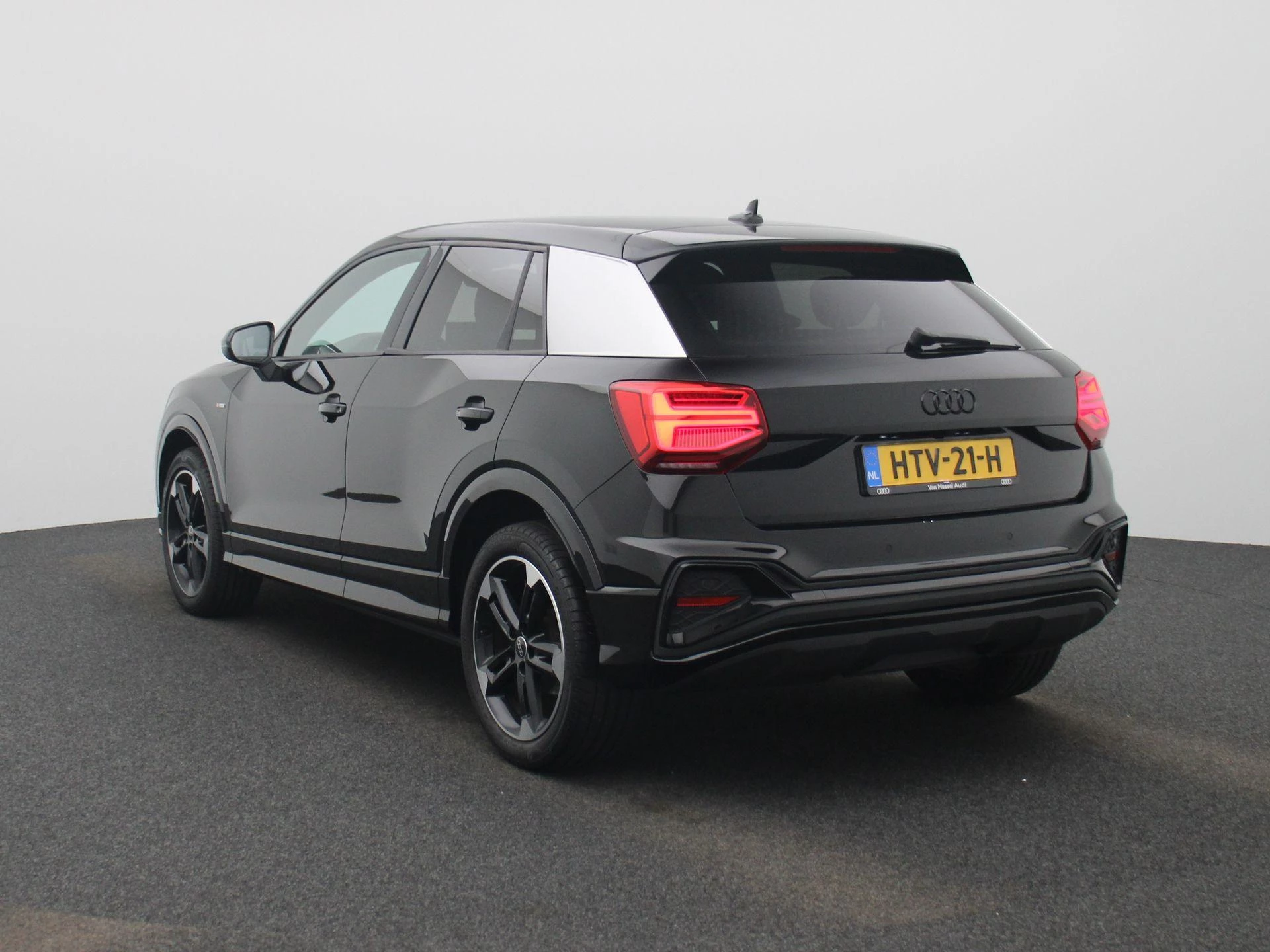 Audi Q2 met kenteken HTV-21-H – autofoto 4
