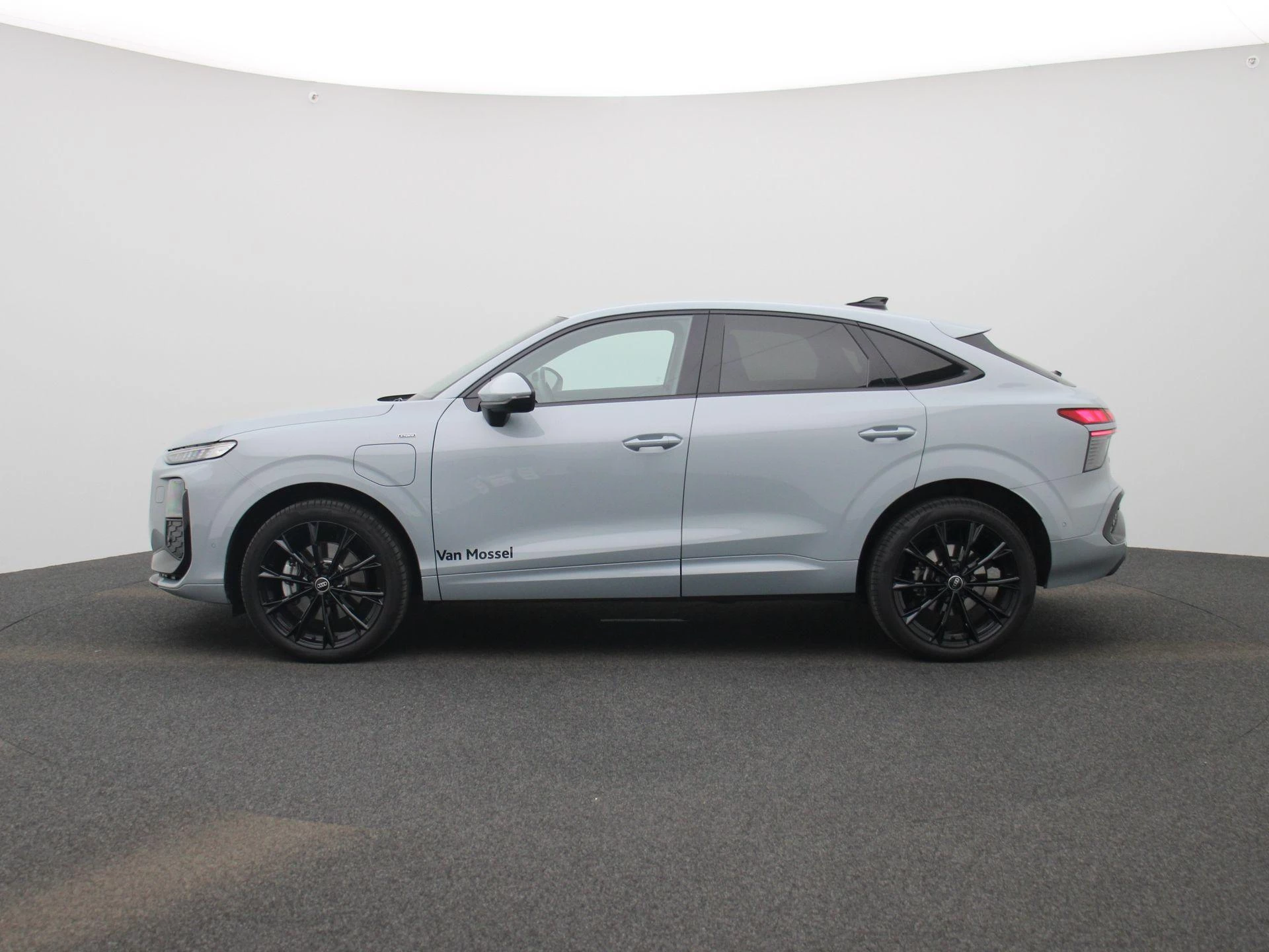 Audi Q3 met kenteken 119 – autofoto 5