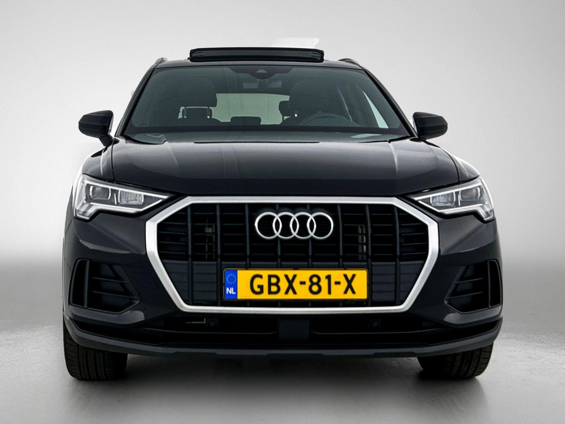 Audi Q3 met kenteken 16100 – autofoto 4
