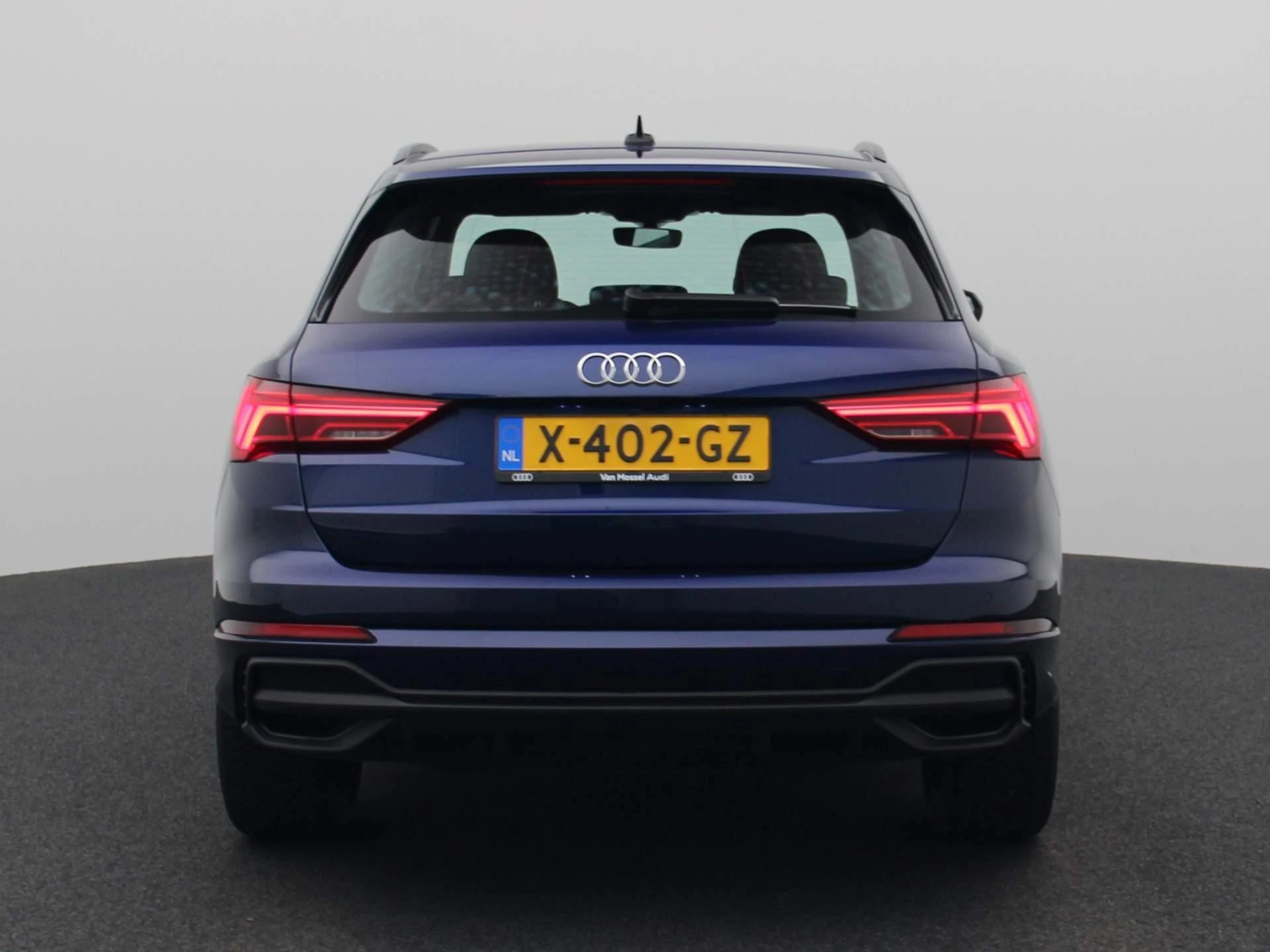 Audi Q3 met kenteken 16100 – autofoto 5