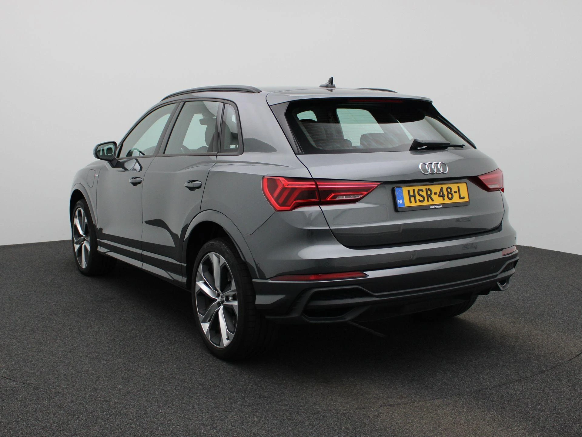 Audi Q3 met kenteken 45 – autofoto 3