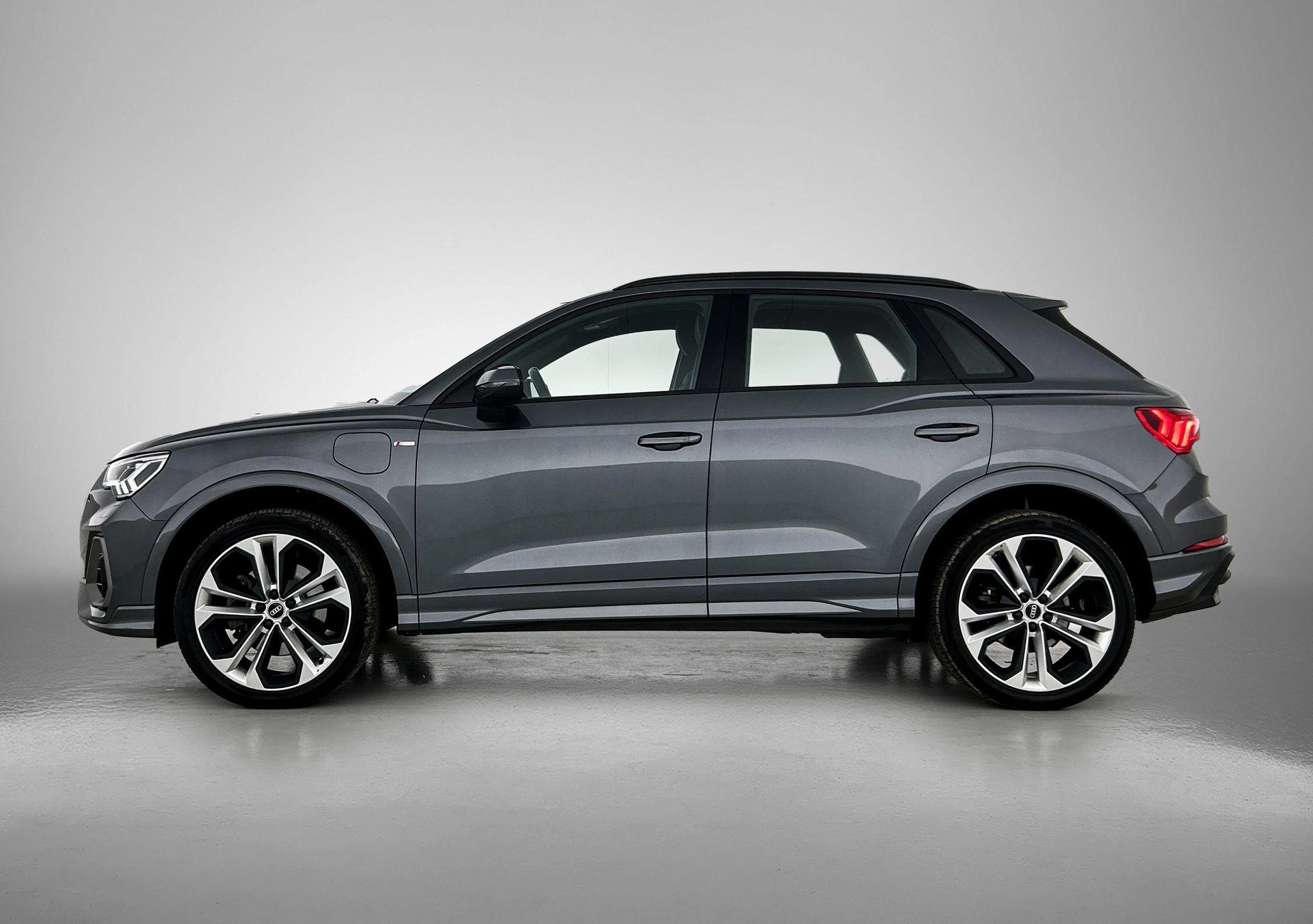 Audi Q3 met kenteken 45 – autofoto 4