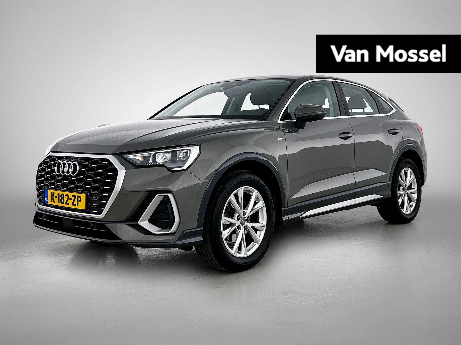 Audi Q3 met kenteken 69100 – autofoto 2