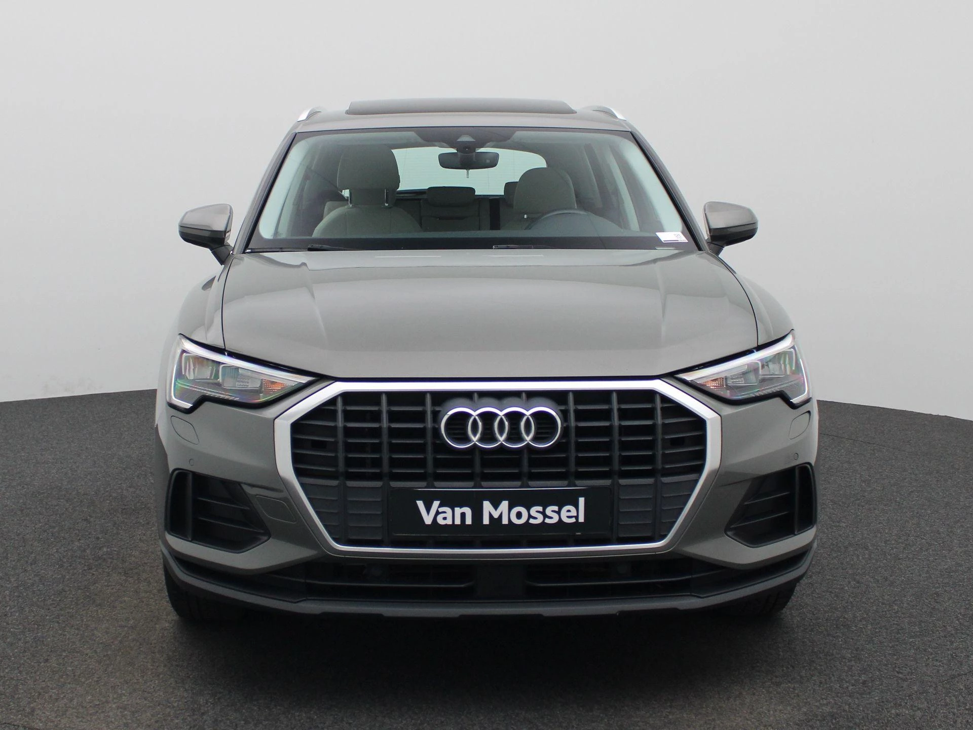 Audi Q3 met kenteken 69100 – autofoto 4