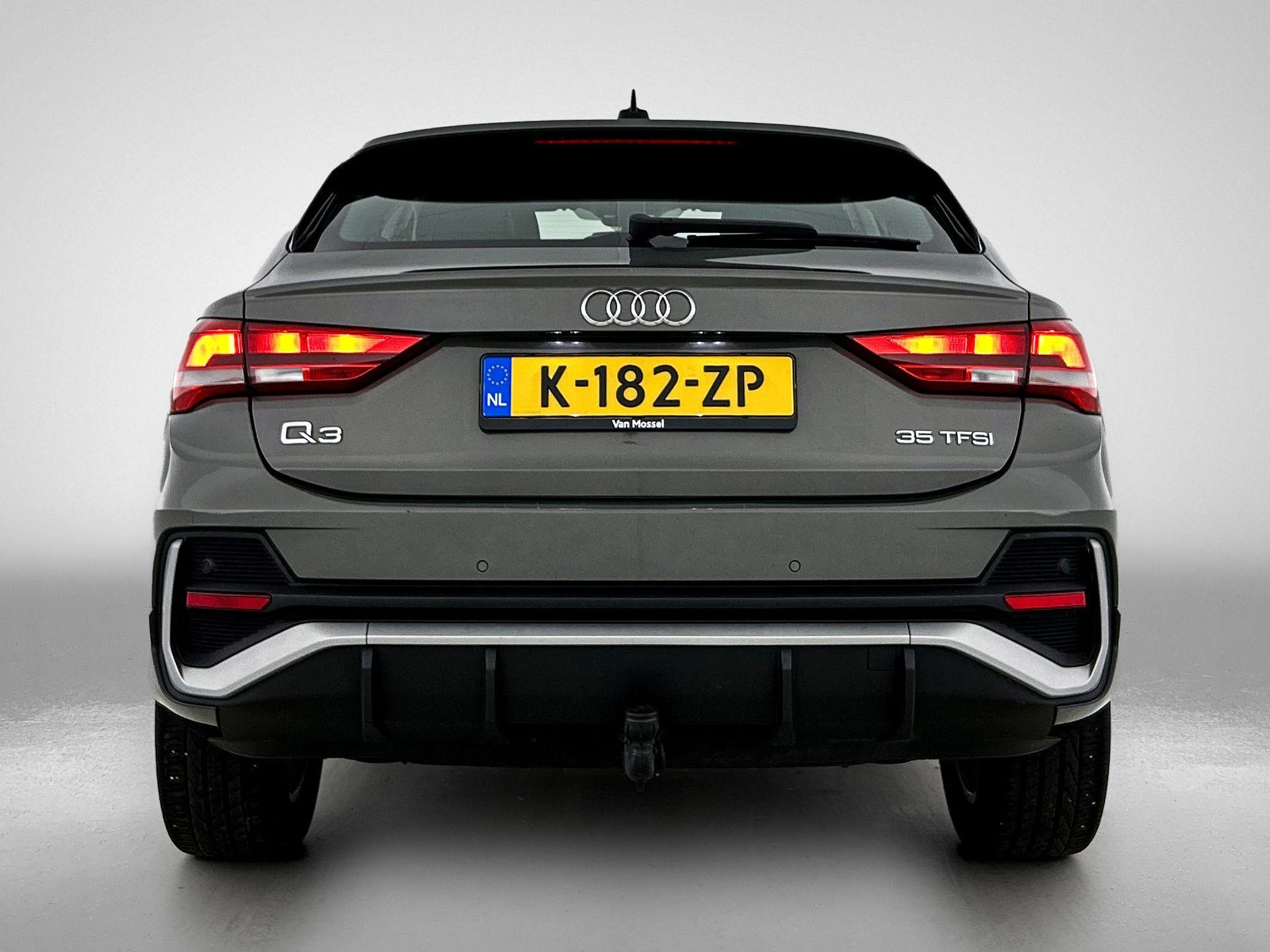 Audi Q3 met kenteken 69100 – autofoto 5