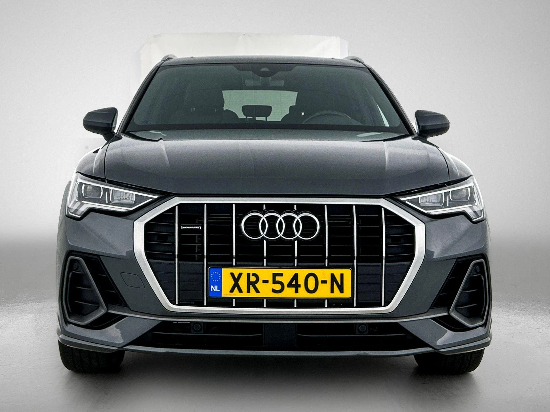 Audi Q3 met kenteken 73100 – autofoto 3